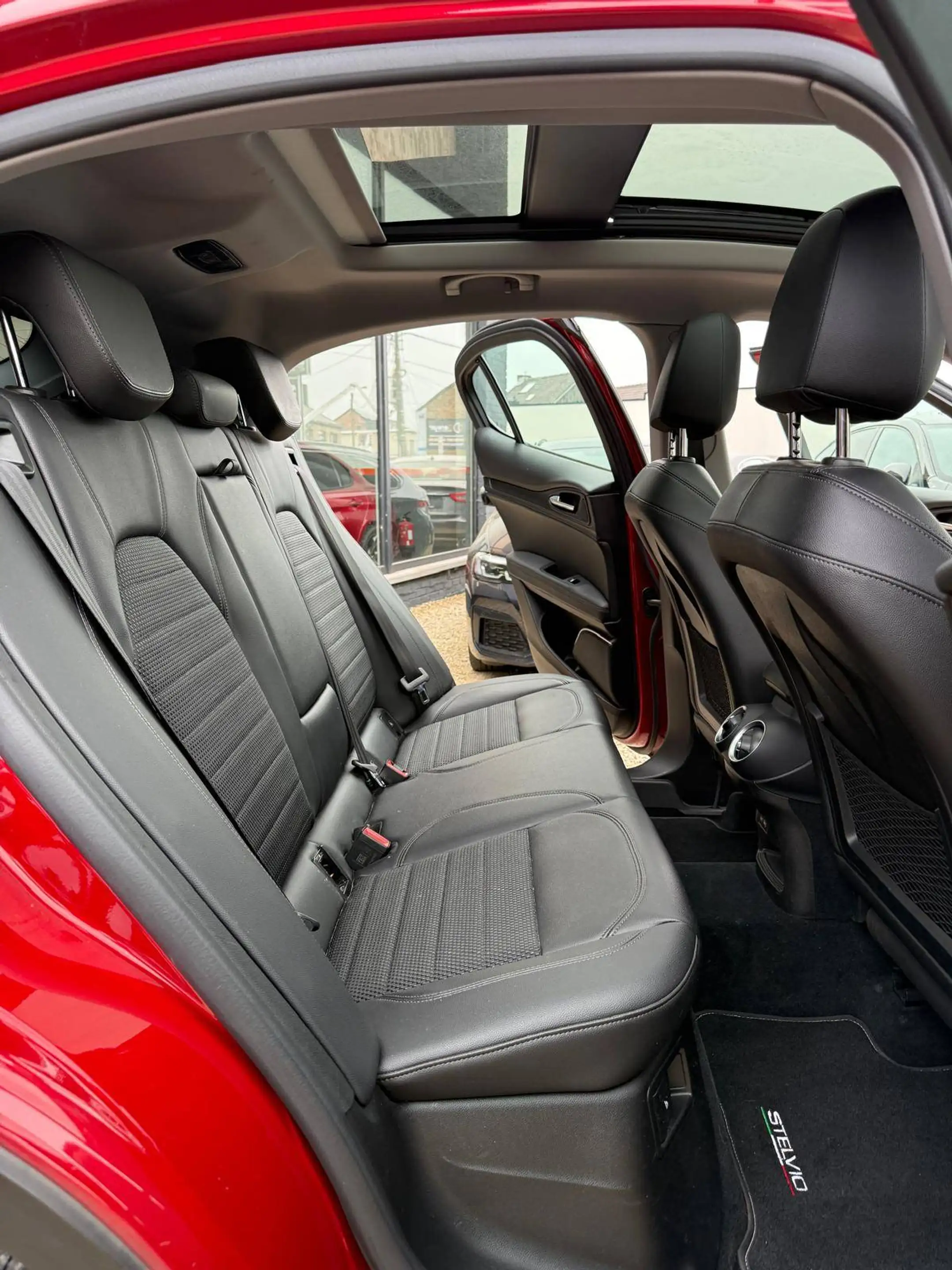Alfa Romeo Stelvio * TOIT OUVRANT * JANTES 19 * 83.000KM * — photo 12