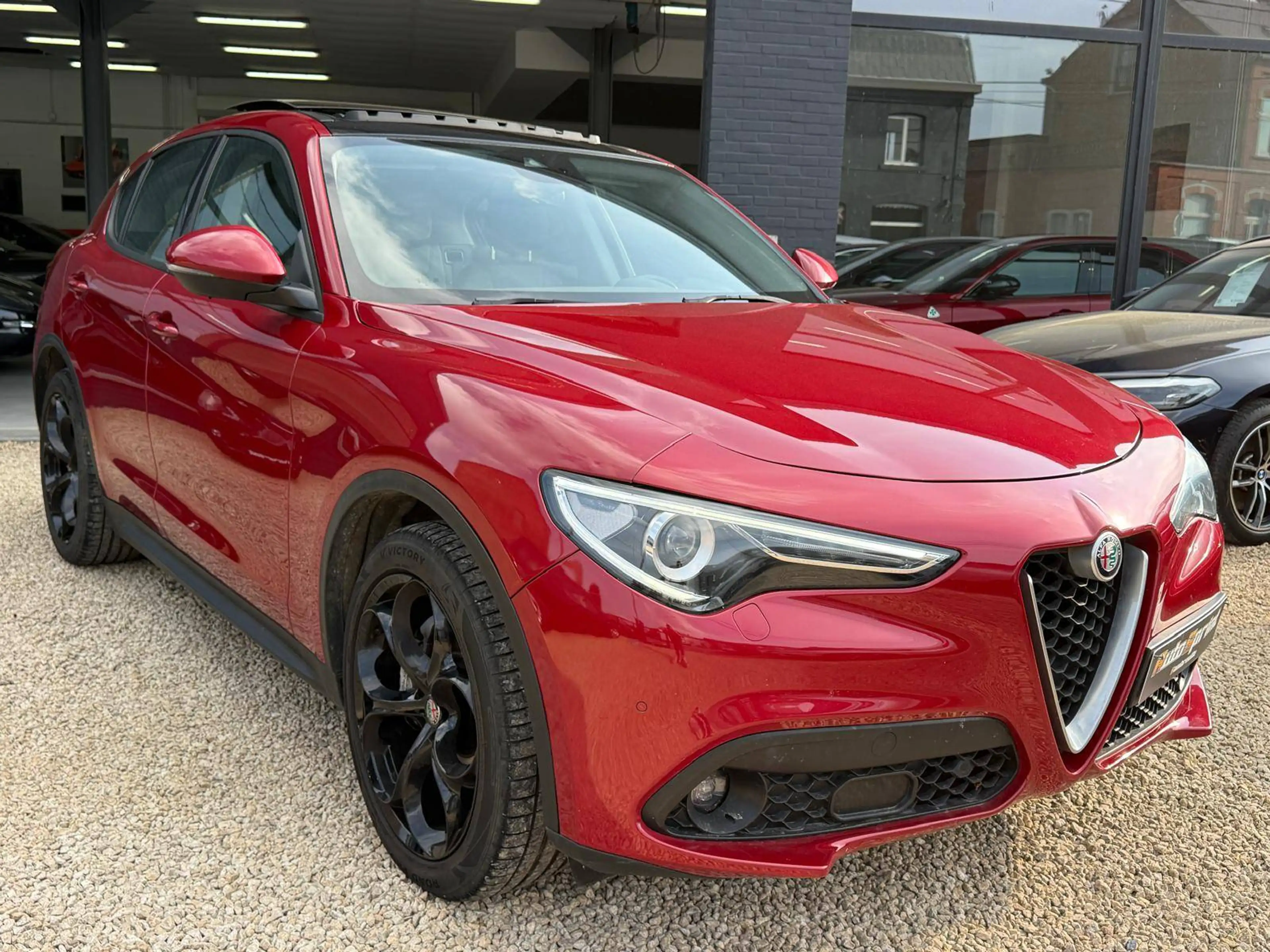 Alfa Romeo Stelvio * TOIT OUVRANT * JANTES 19 * 83.000KM * — photo 4