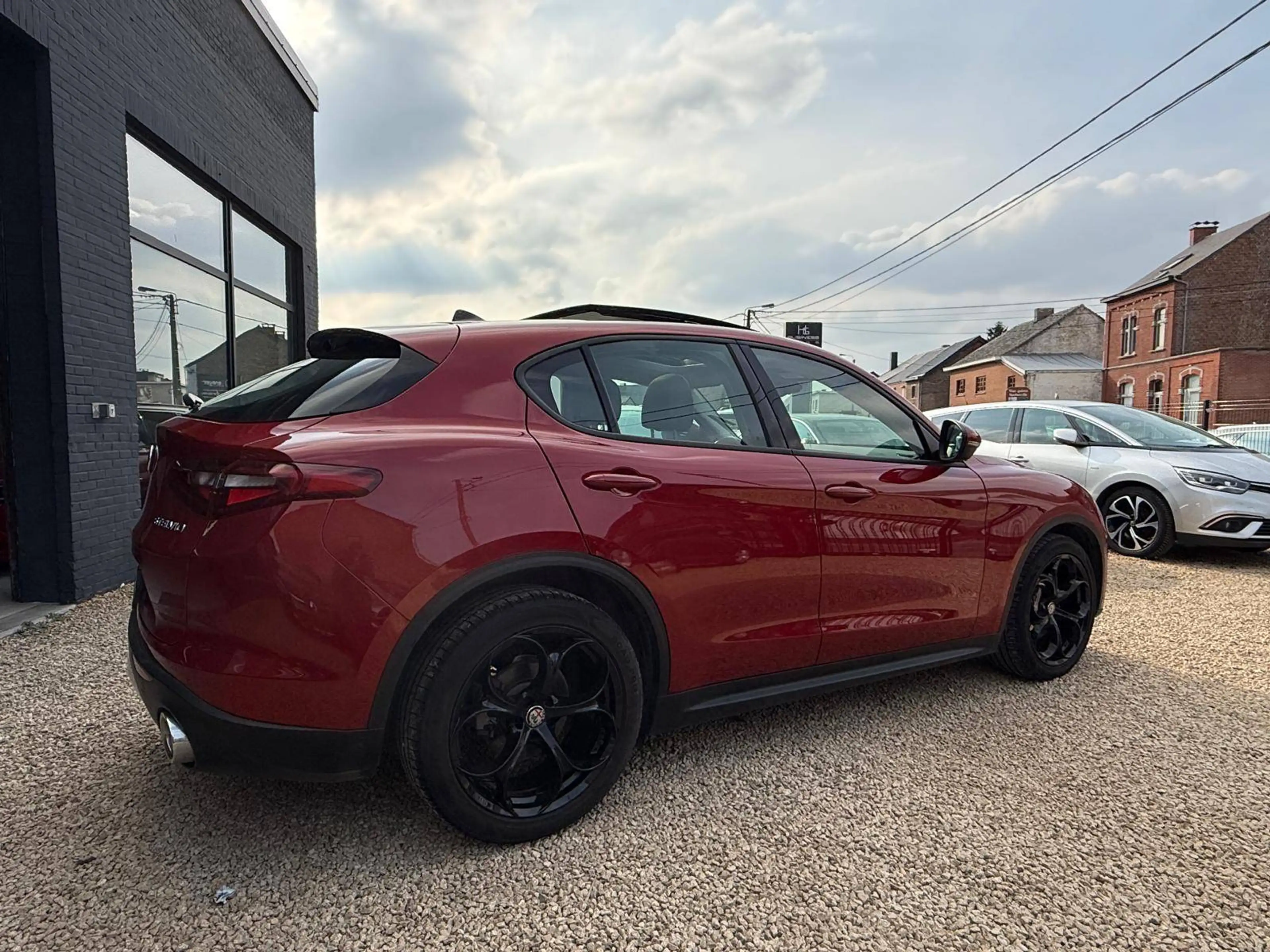 Alfa Romeo Stelvio * TOIT OUVRANT * JANTES 19 * 83.000KM * — photo 5