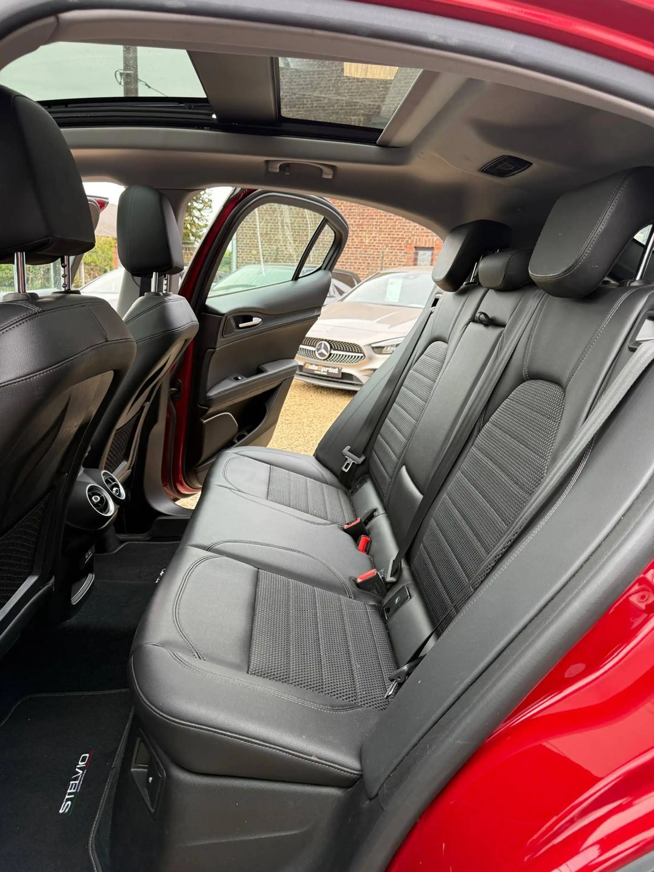Alfa Romeo Stelvio * TOIT OUVRANT * JANTES 19 * 83.000KM * — photo 11