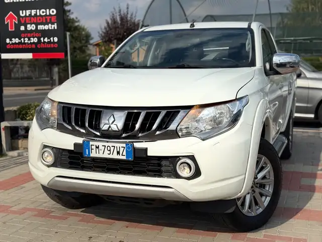 Mitsubishi L200 L200 2.4 DI-D/181CV Club Cab Intense Hp Mivec SDA