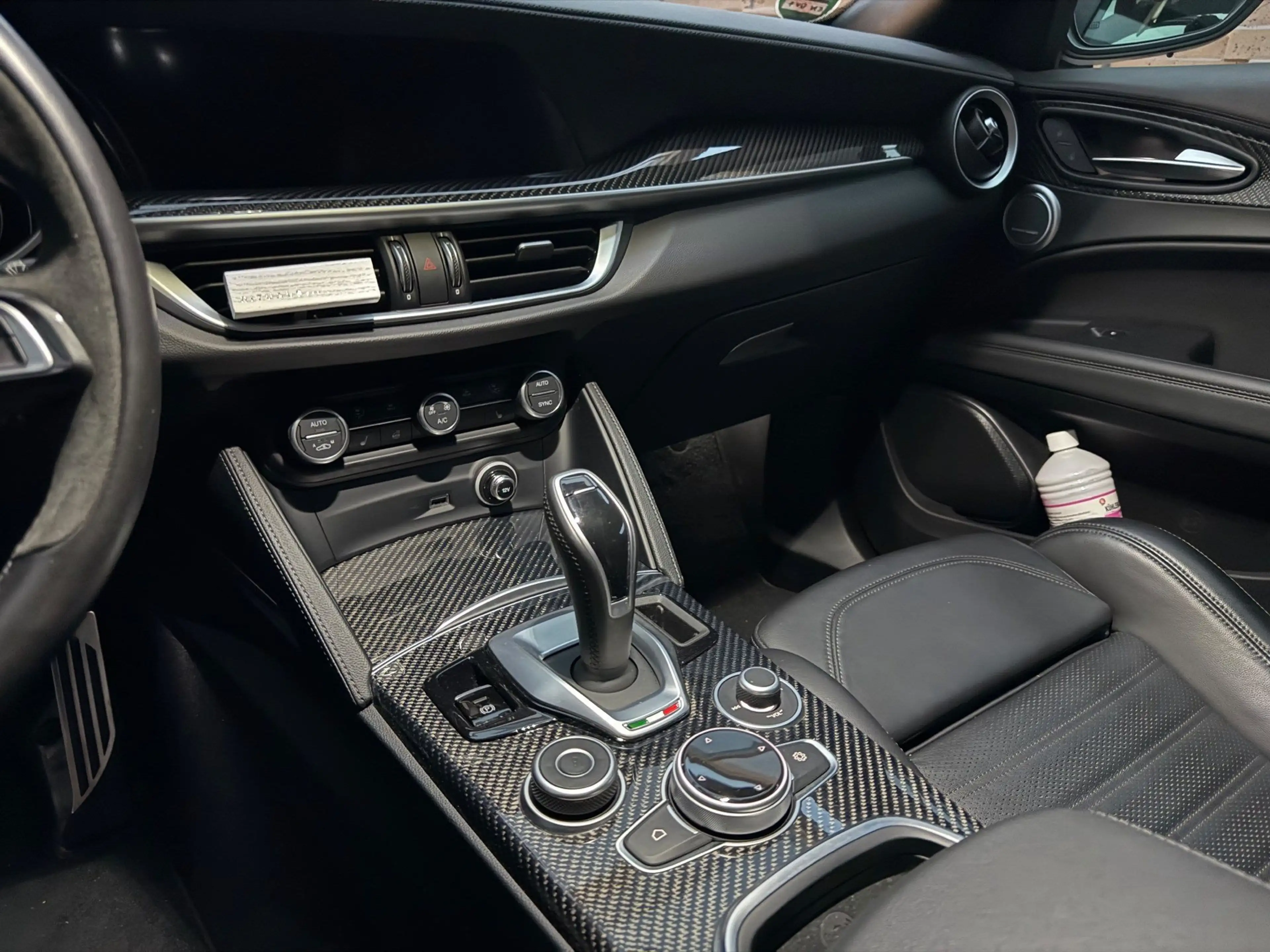 Alfa Romeo Stelvio Quadrifoglio Q4 — photo 10