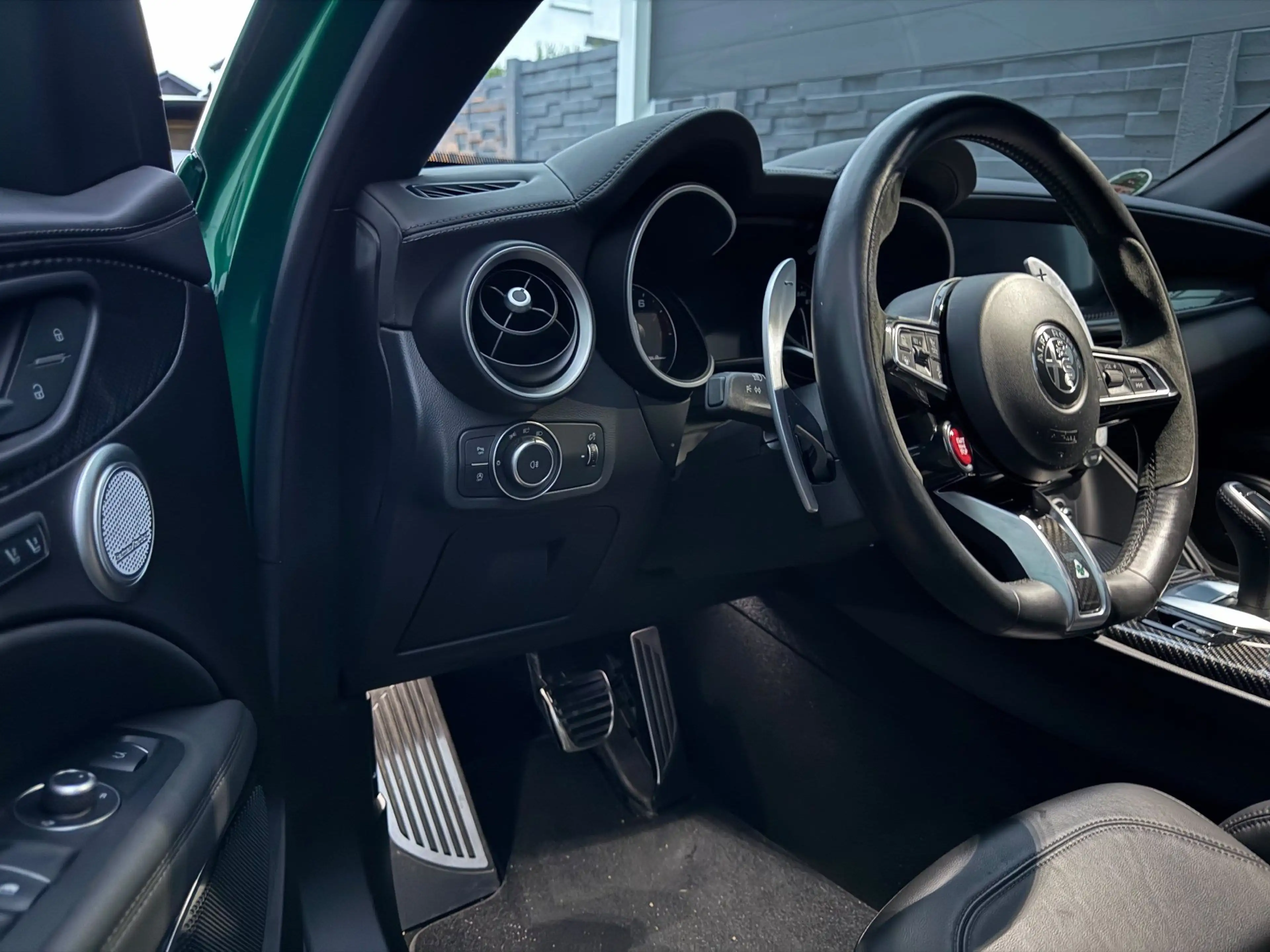 Alfa Romeo Stelvio Quadrifoglio Q4 — photo 11