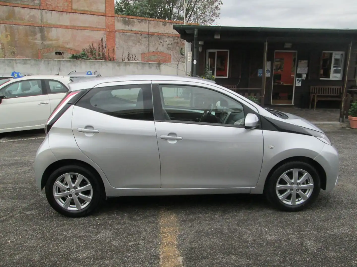 Toyota Aygo X Aygo 5p 1.0 x-cool my15 Argento - 2