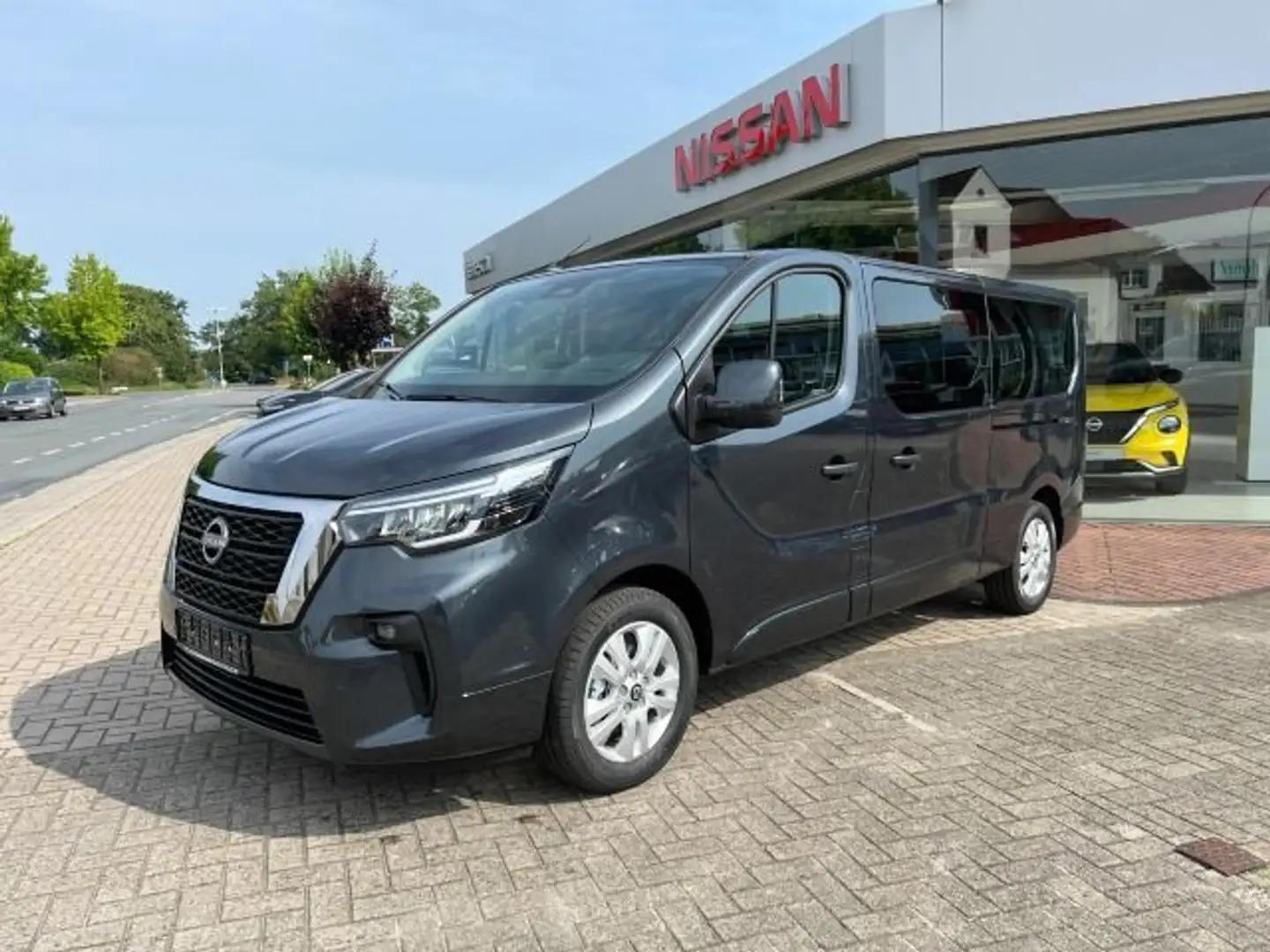 Nissan Primastar Kombi dCi 170 L2H1 3,0t Tekna Automati Grijs - 1