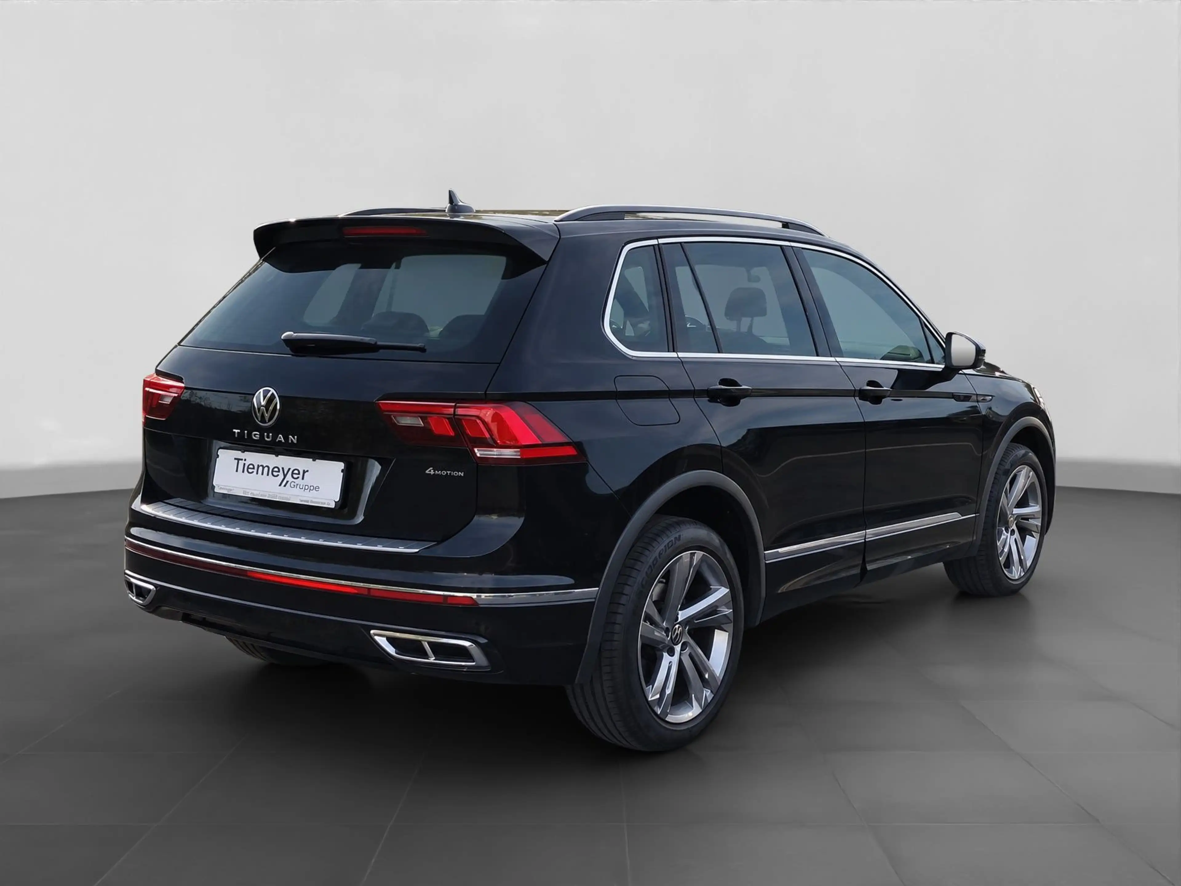 Volkswagen Tiguan 2.0 TDI DSG 4M R-LINE AHK LM19 APP-CON — photo 4