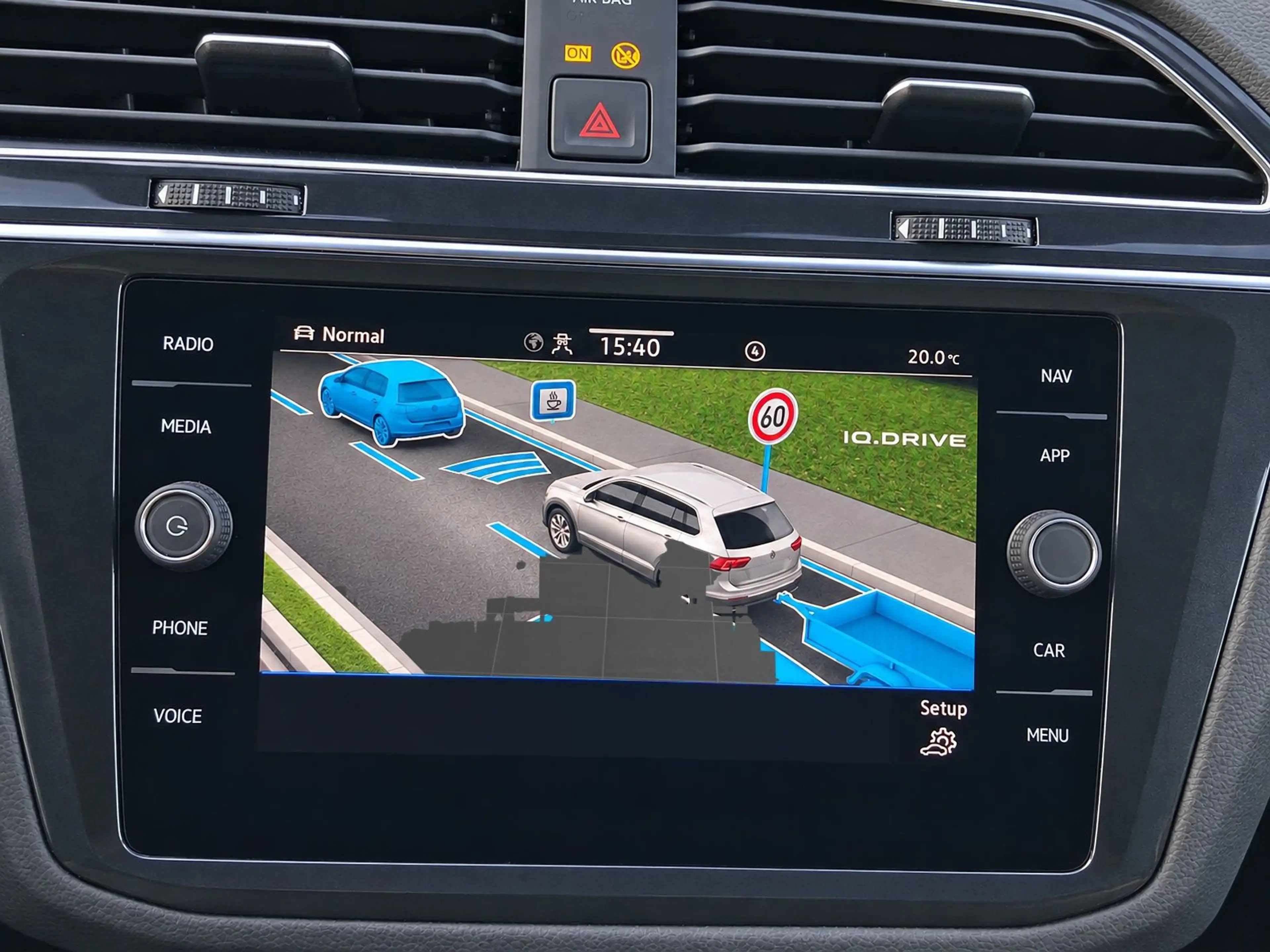 Volkswagen Tiguan 2.0 TDI DSG 4M R-LINE AHK LM19 APP-CON — photo 10