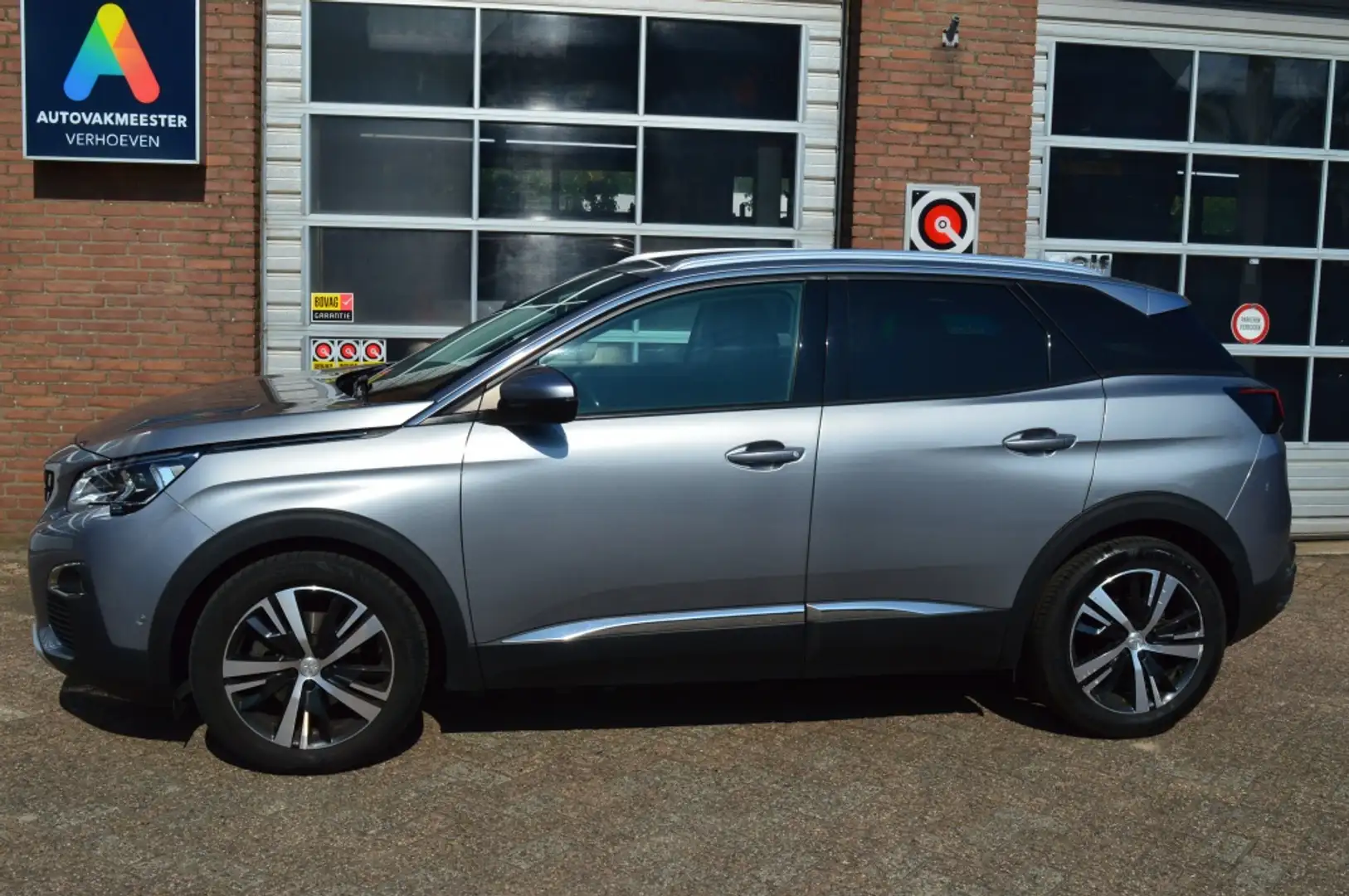 Peugeot 3008 Trekhaak, Parkeersensoren, Ca 1.2 PureTech Allure Grijs - 2