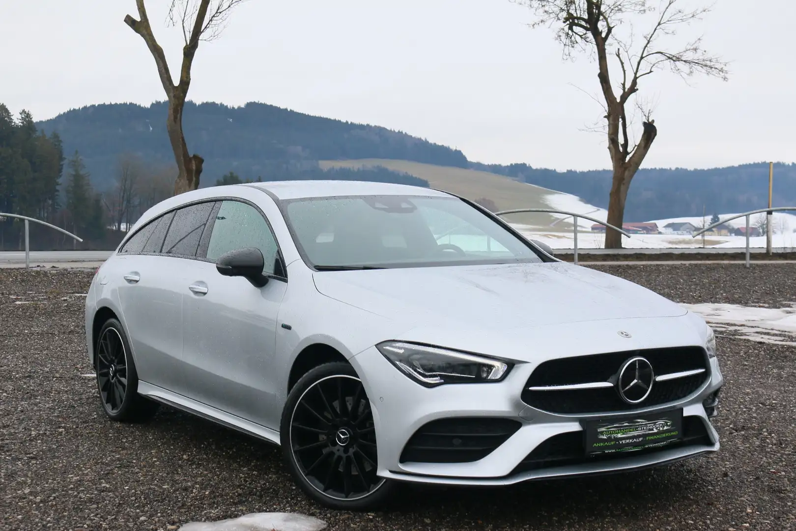 Mercedes-Benz CLA 250 AMG-Line*Night Paket*Standheizung*360° Kamera Silber - 1