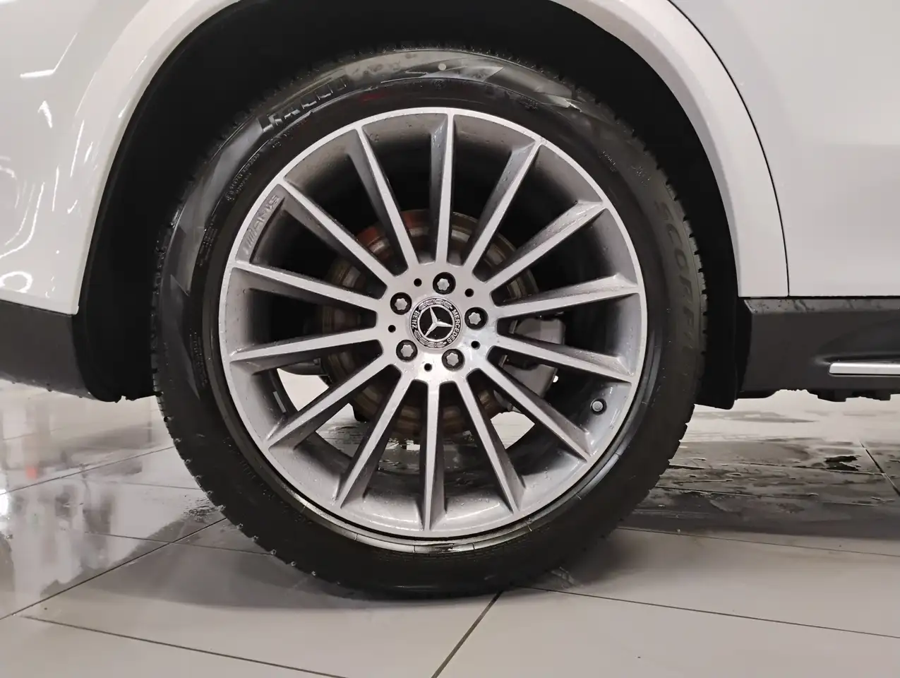 Mercedes-Benz GLE снимка Mercedes-Benz GLE