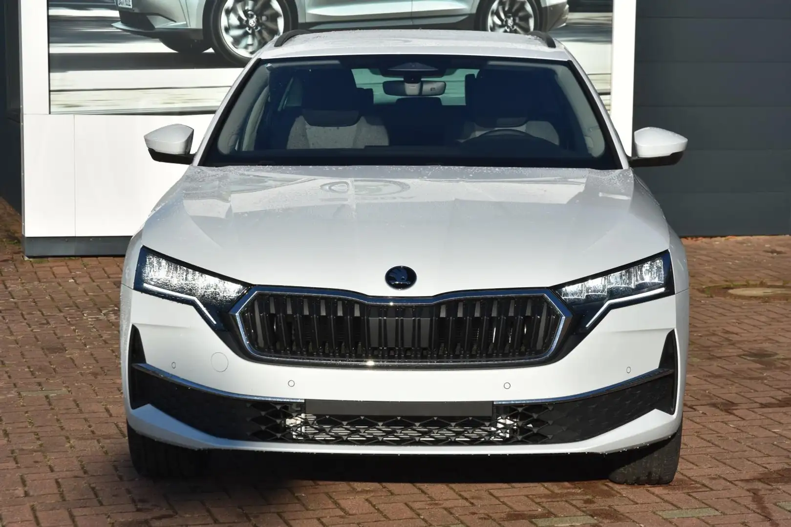 Skoda Octavia Combi 1.5 TSI Tour*Navi*LED*AHK*Winter+* Weiß - 2