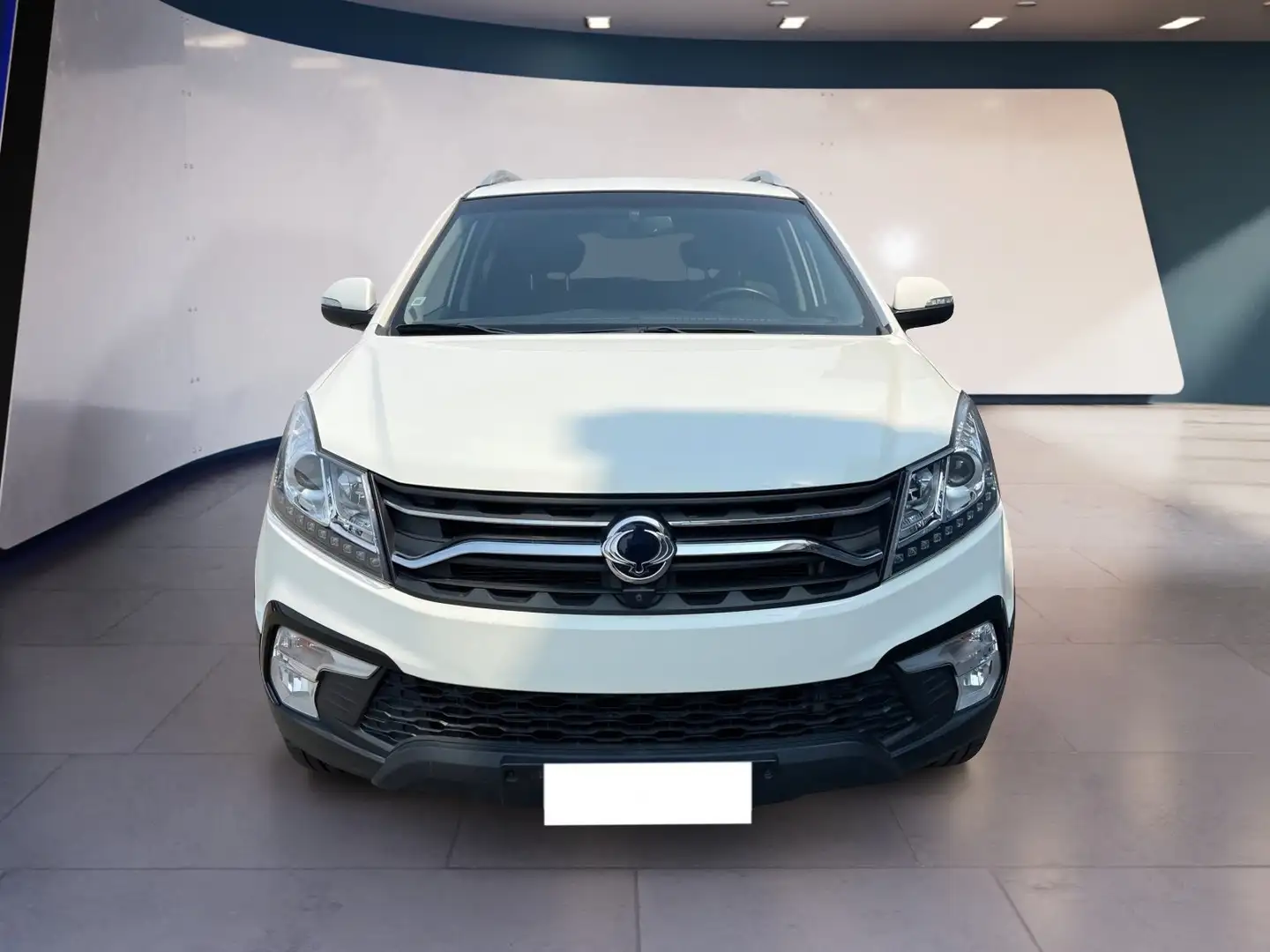 SsangYong Korando III 2014 2.2 d Limited 2wd my17 Gris - 1