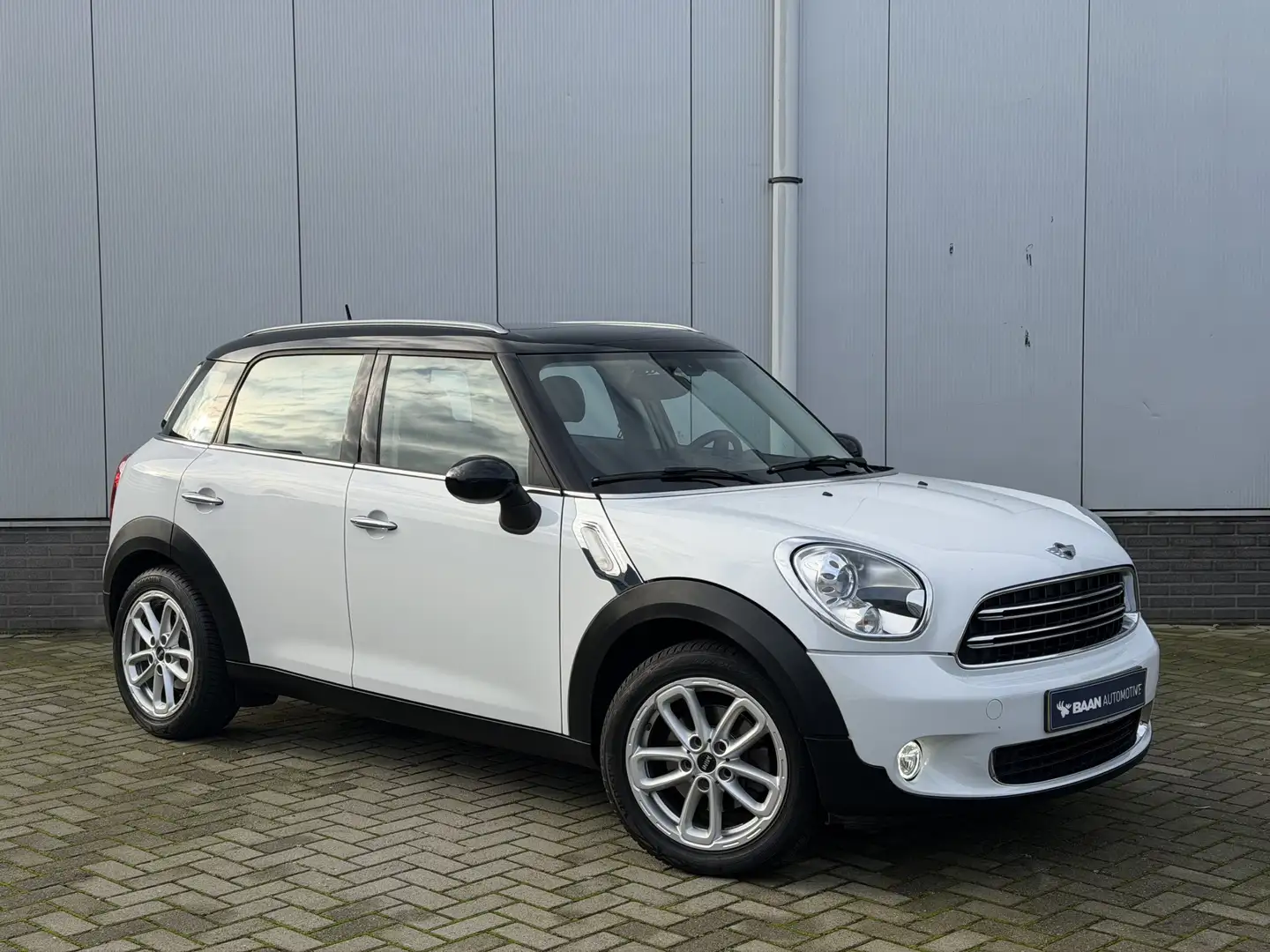 MINI Cooper Countryman Mini 1.6 Chili | Panorama | Navi | Stoelverw. Wit - 2