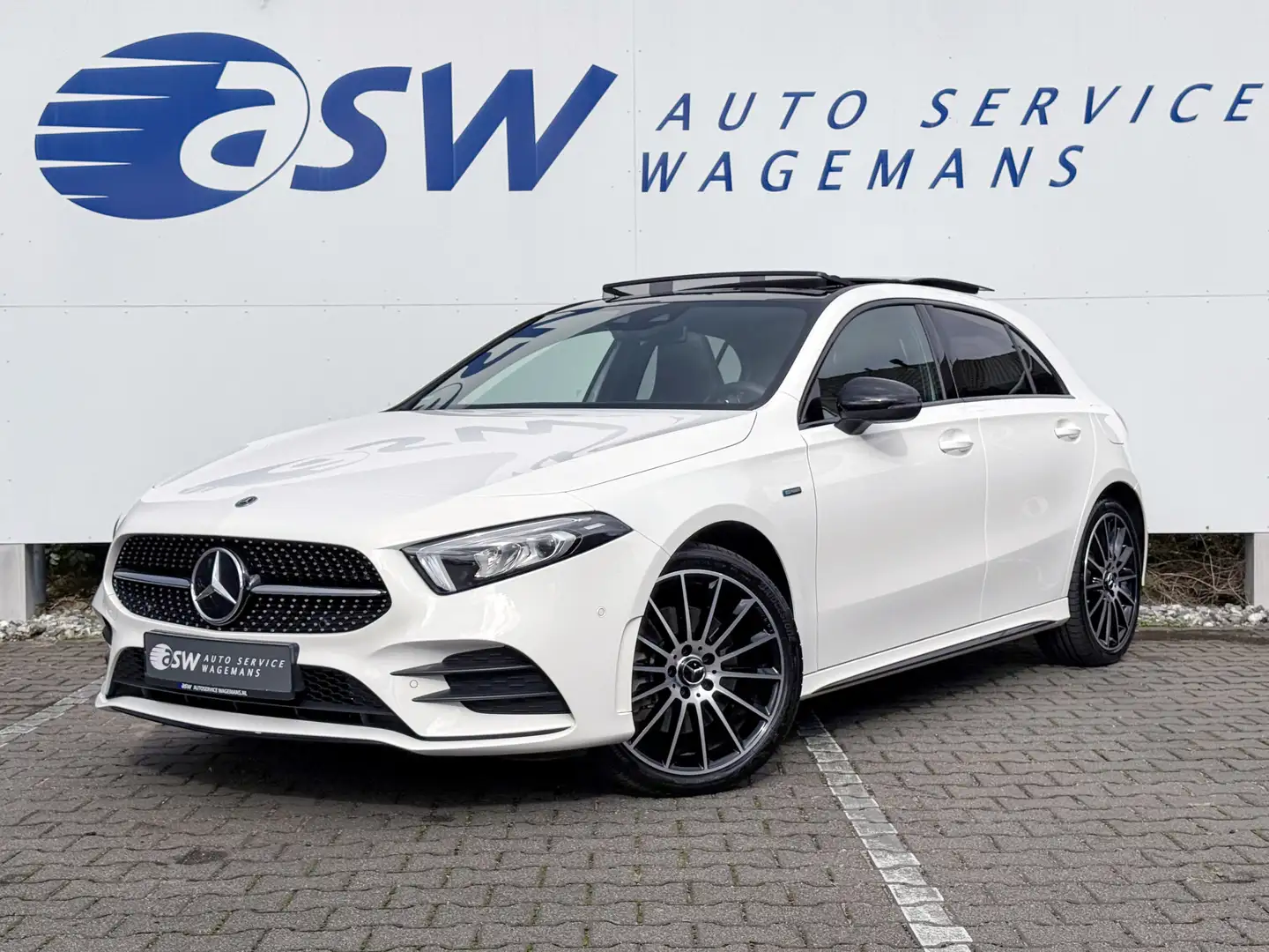 Mercedes-Benz A 250 e Business Solution AMG Limited | Pano | Ambient L Blanc - 1