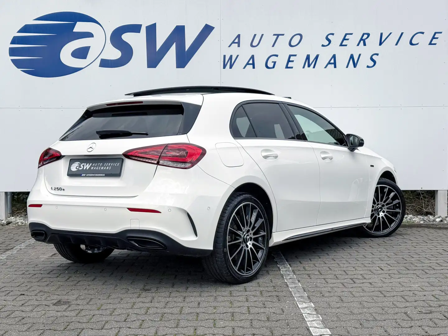 Mercedes-Benz A 250 e Business Solution AMG Limited | Pano | Ambient L Blanc - 2