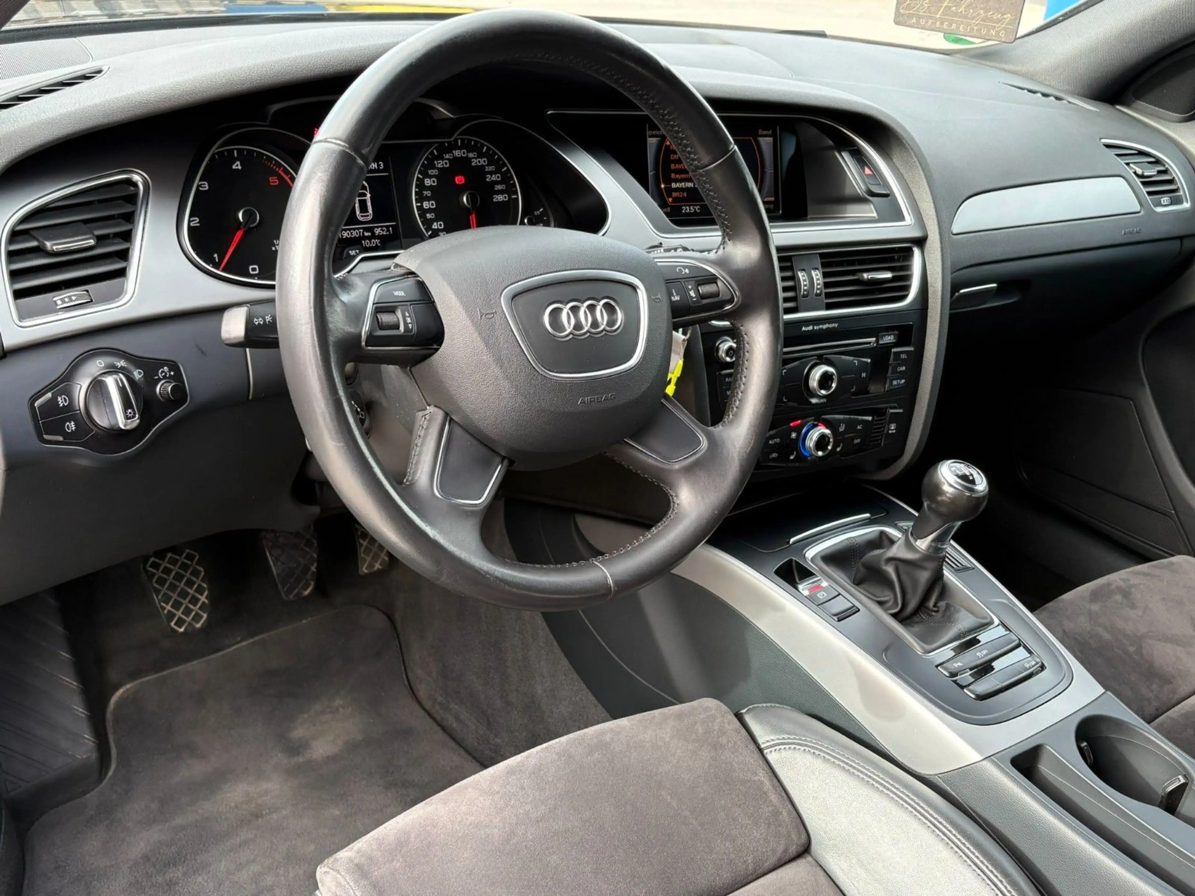 Audi A4 2.0 TDI Avant S-Line / Xenon / Leder / 19" LM — photo 12