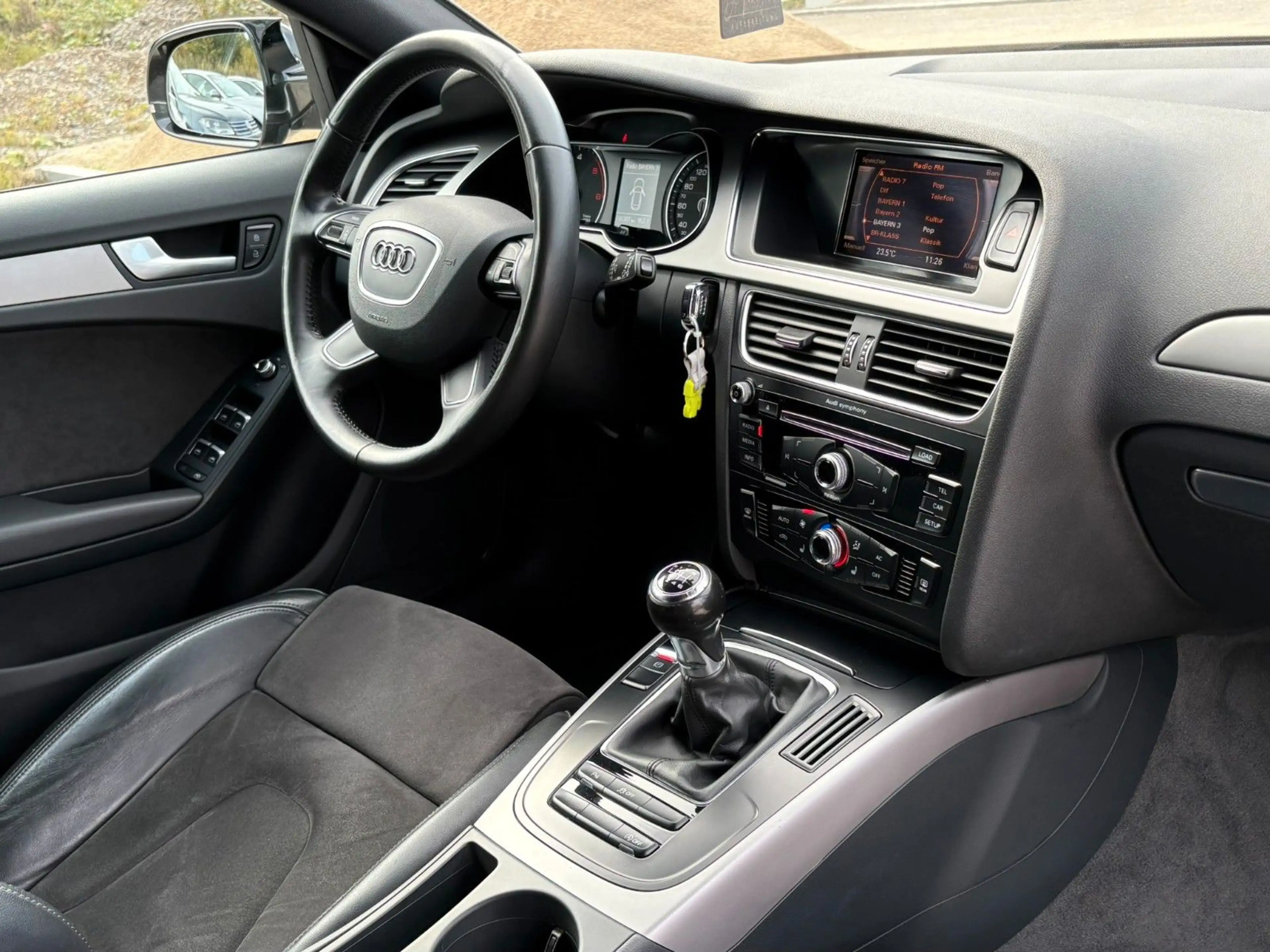 Audi A4 2.0 TDI Avant S-Line / Xenon / Leder / 19" LM — photo 13
