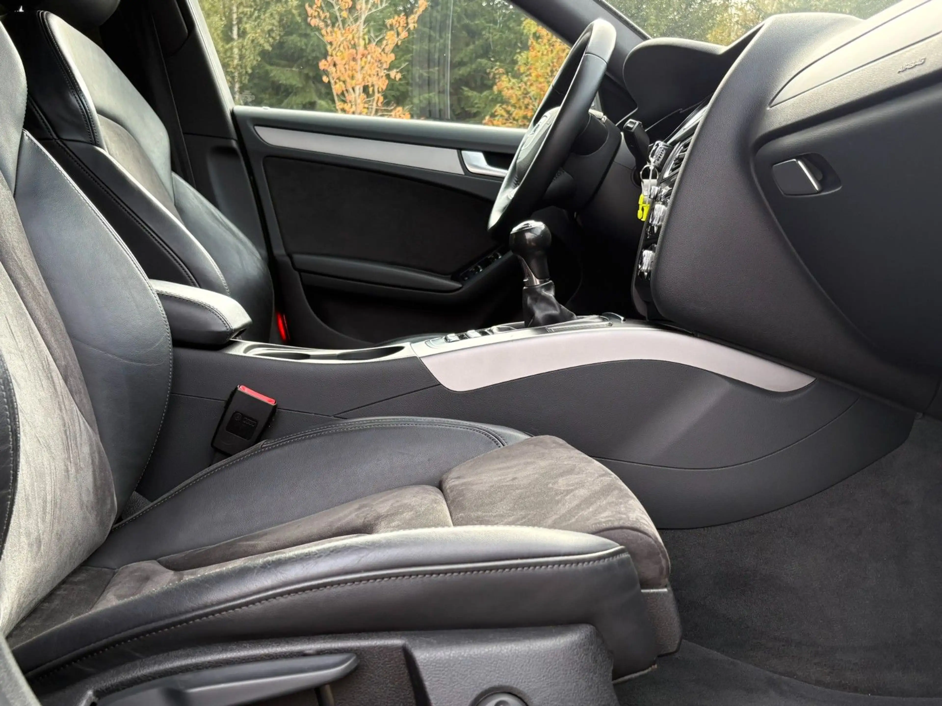Audi A4 2.0 TDI Avant S-Line / Xenon / Leder / 19" LM — photo 14