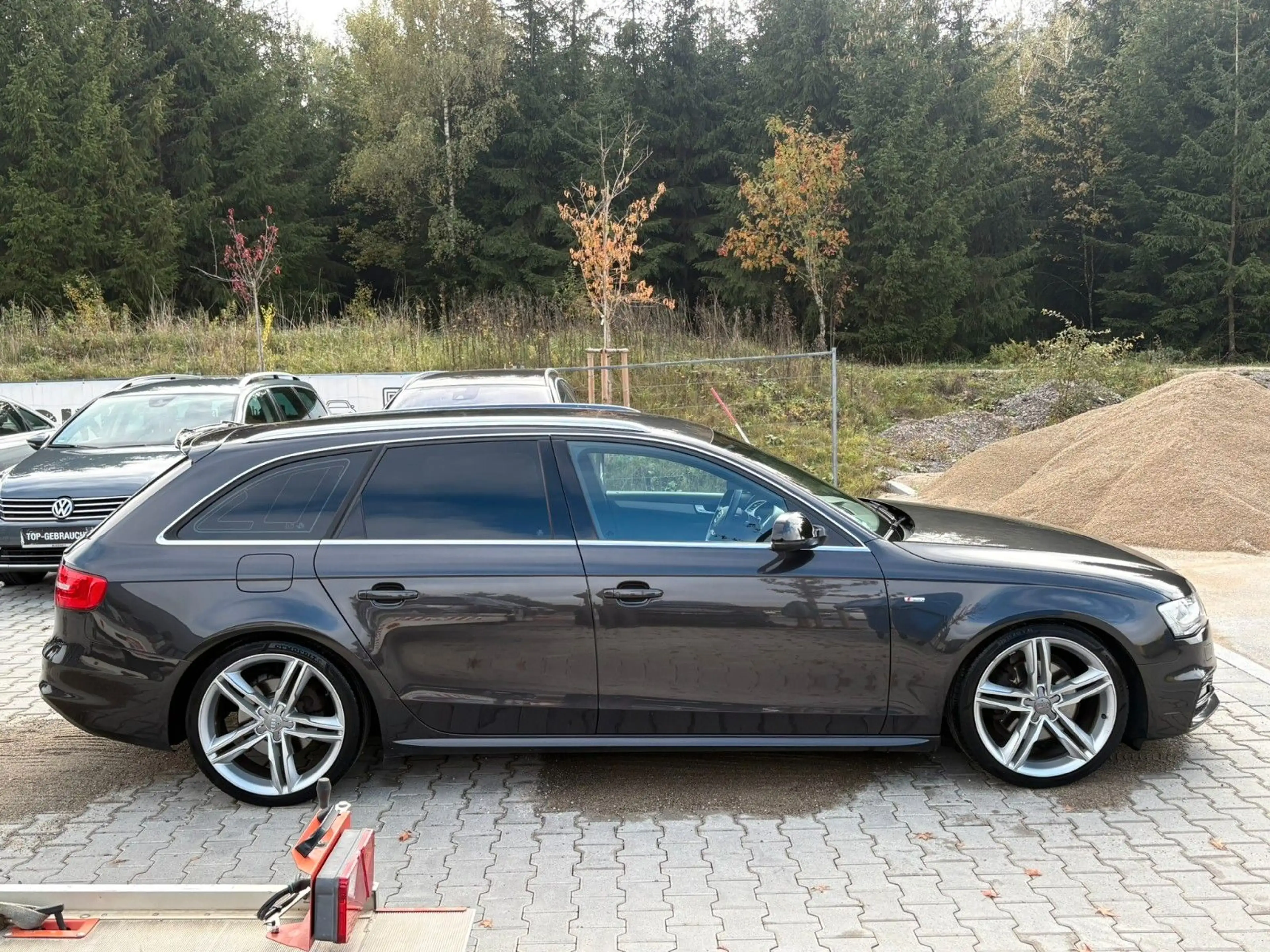 Audi A4 2.0 TDI Avant S-Line / Xenon / Leder / 19" LM — photo 5