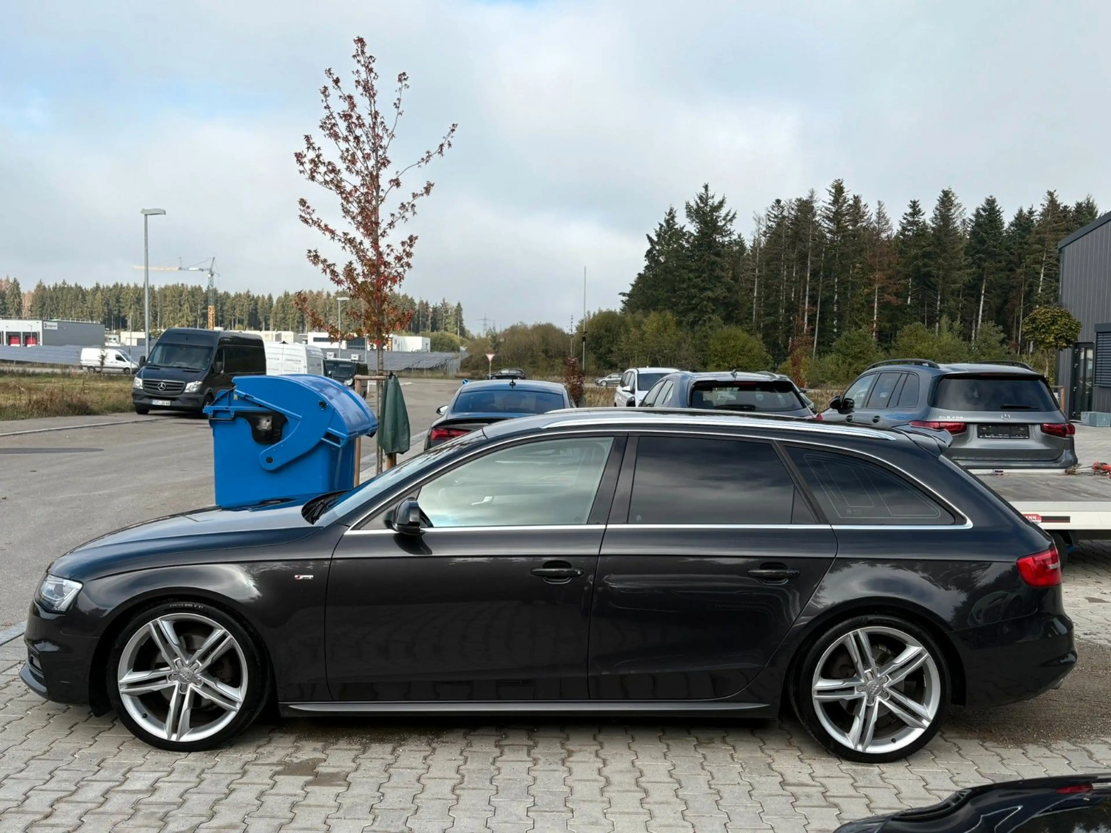 Audi A4 2.0 TDI Avant S-Line / Xenon / Leder / 19" LM — photo 9
