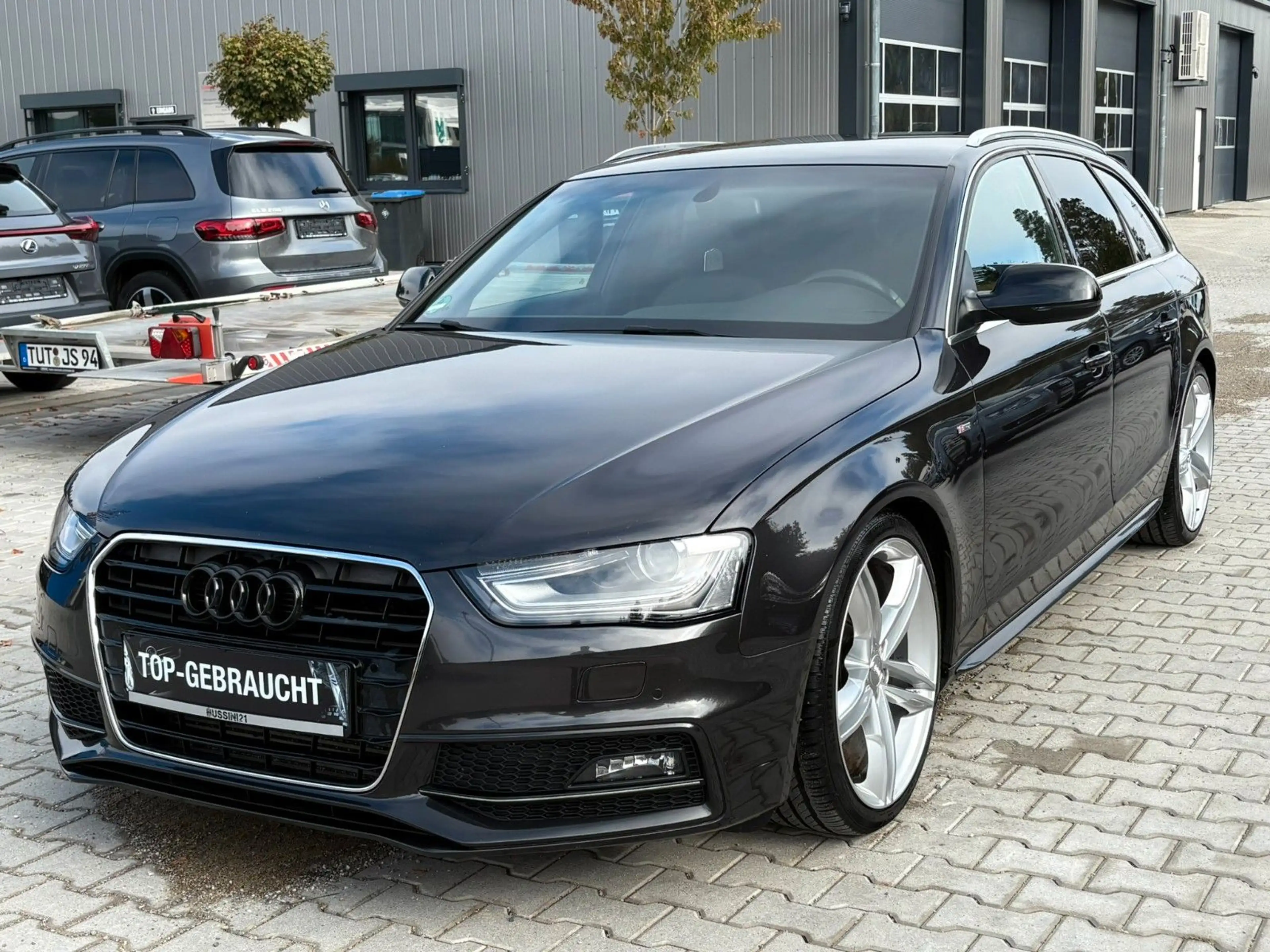 Audi A4 2.0 TDI Avant S-Line / Xenon / Leder / 19" LM — photo 2