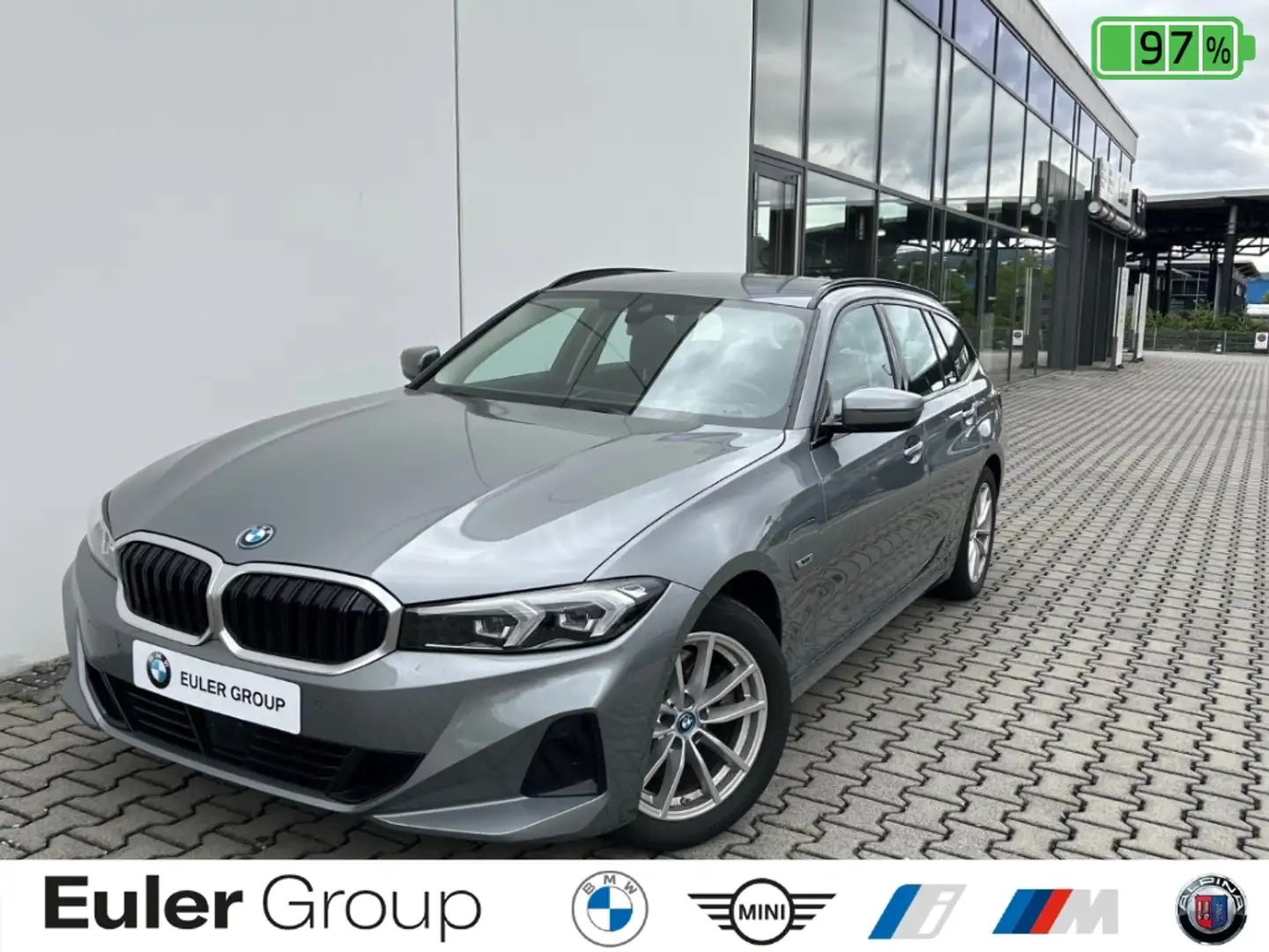 BMW 320 e Touring AHK SHZ ACC Parkass WideScreen LC+ Grau - 1