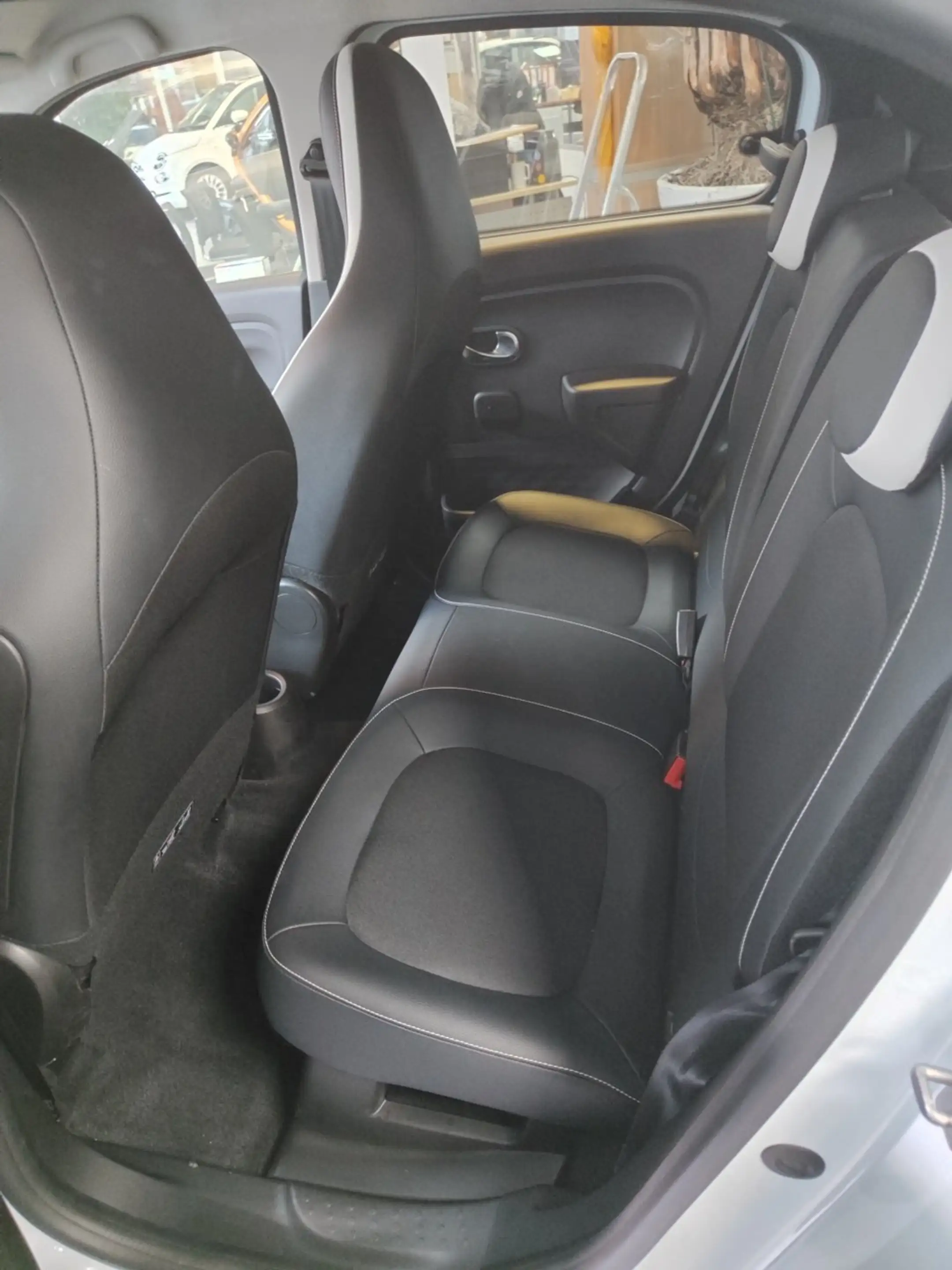 Renault Twingo Urban Night — photo 11