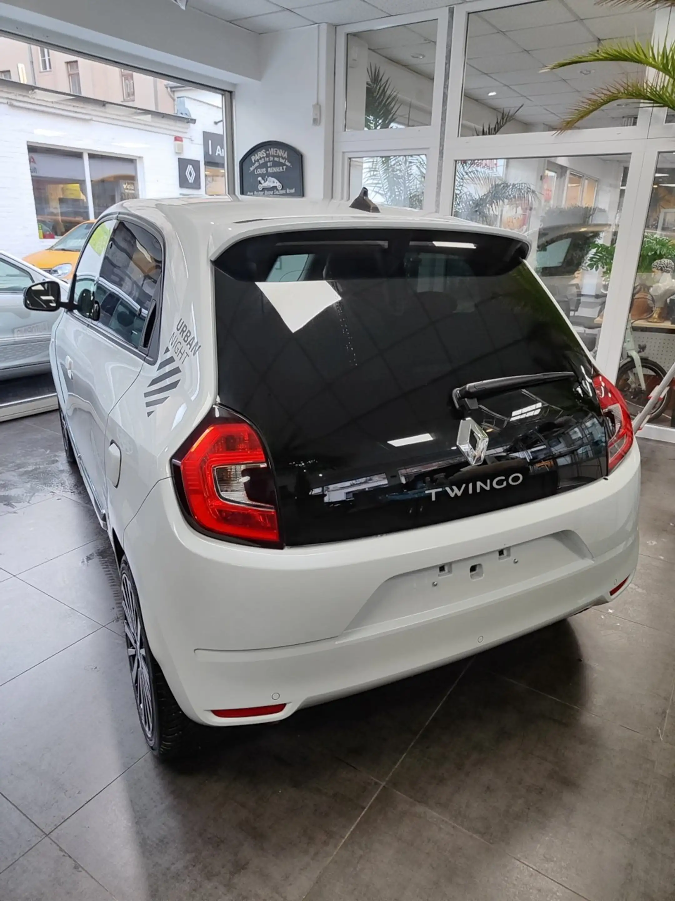 Renault Twingo Urban Night — photo 4