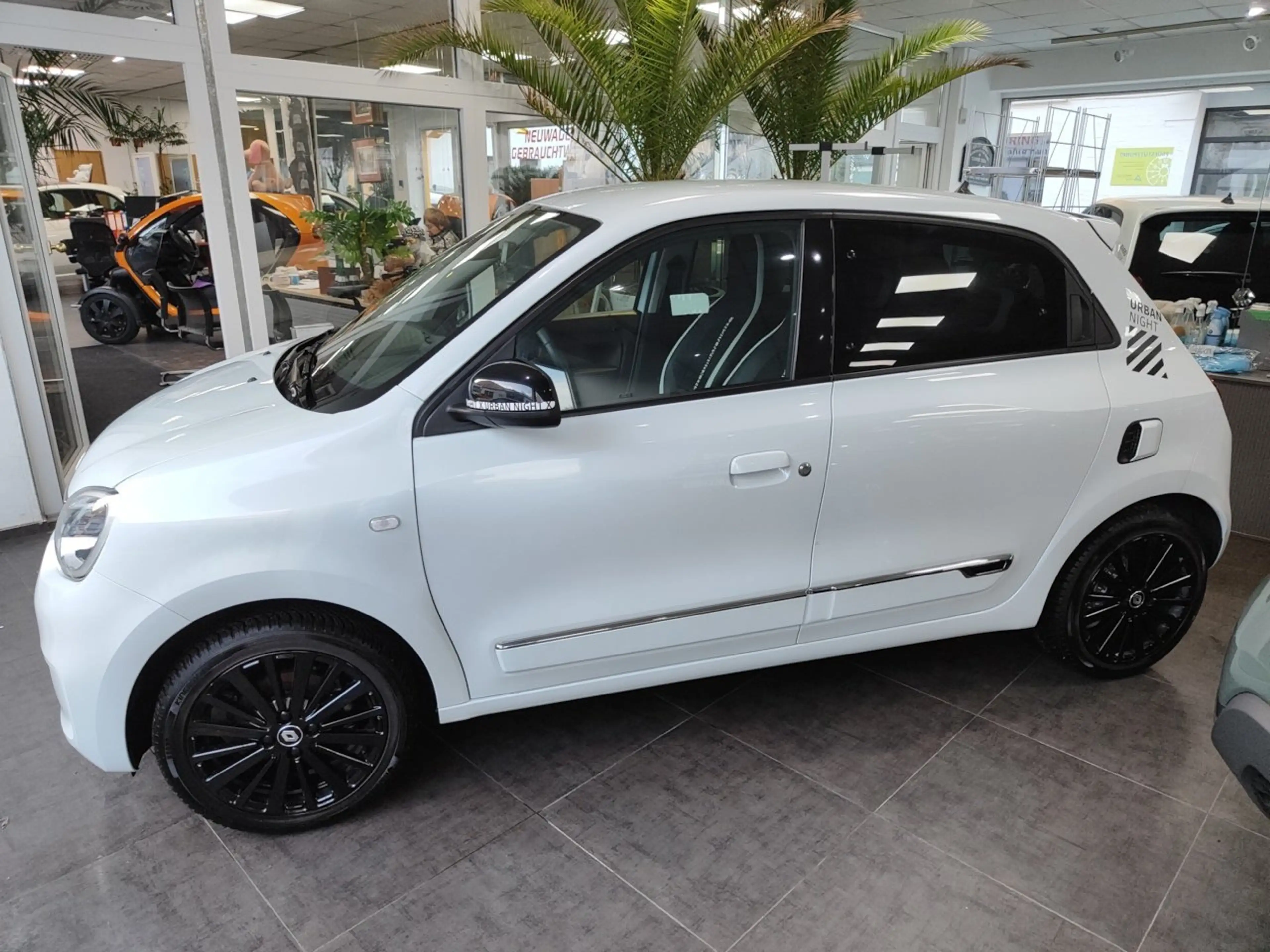 Renault Twingo Urban Night — photo 2