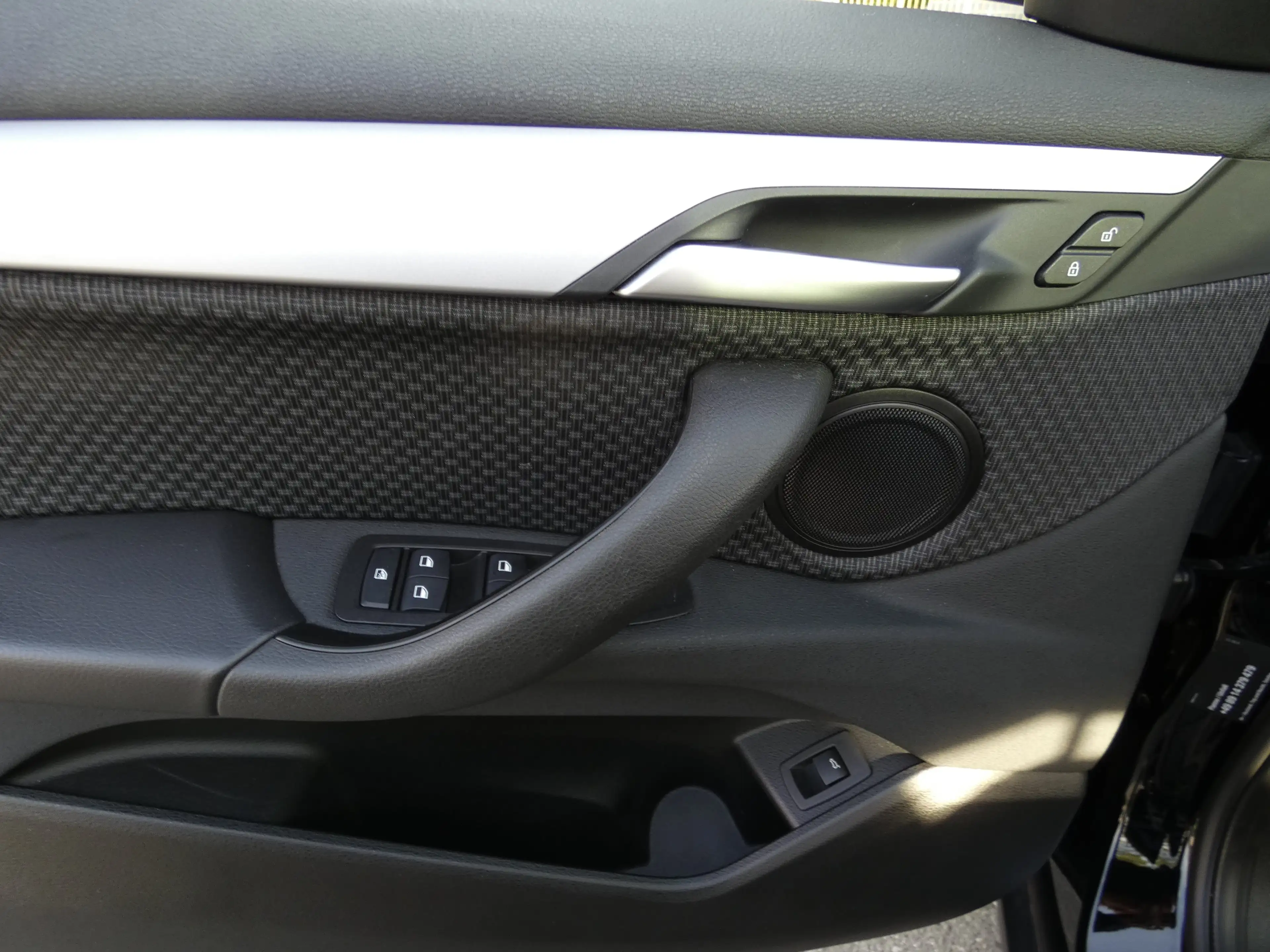 BMW X2 xDrive20d Advantage AHK+Navi+Pano+SHZ+LED+BT — photo 13