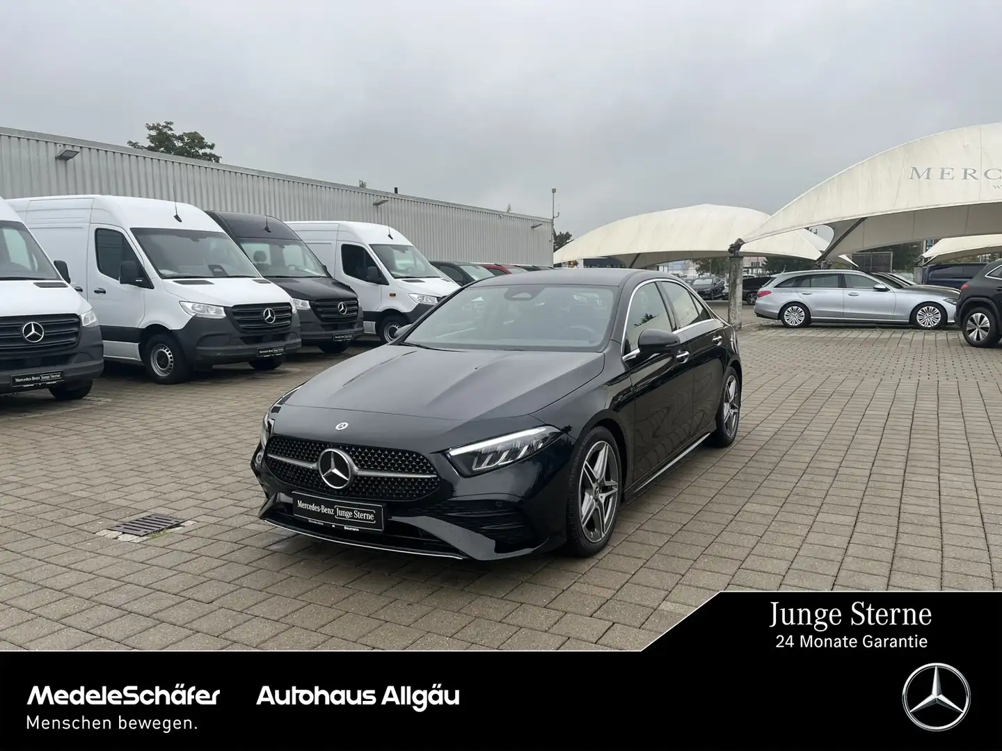 Mercedes-Benz A 220 A 220 d AMG Limousine AHK 360° Ambiente Keyless Zwart - 1