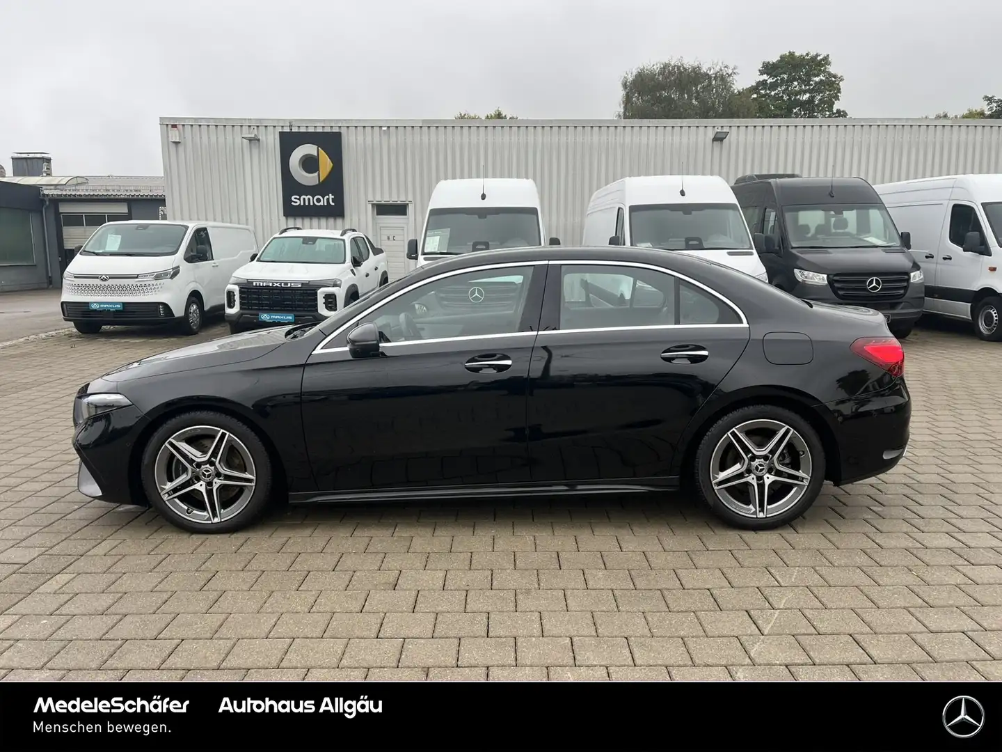 Mercedes-Benz A 220 A 220 d AMG Limousine AHK 360° Ambiente Keyless Zwart - 2