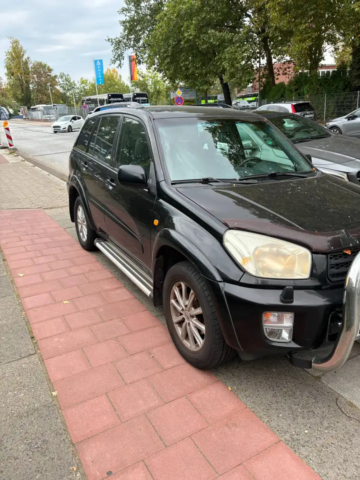 Toyota RAV4 Bensin, foto 2