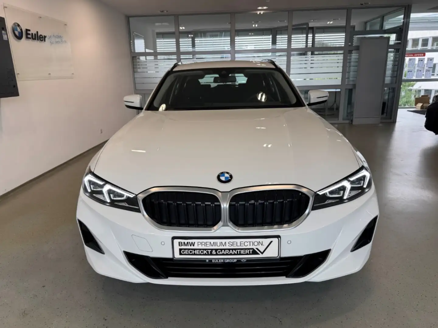 BMW 318 iA Touring Comf. 18''LMR LC+ ParkAss Alarm Temp. S Blanco - 2