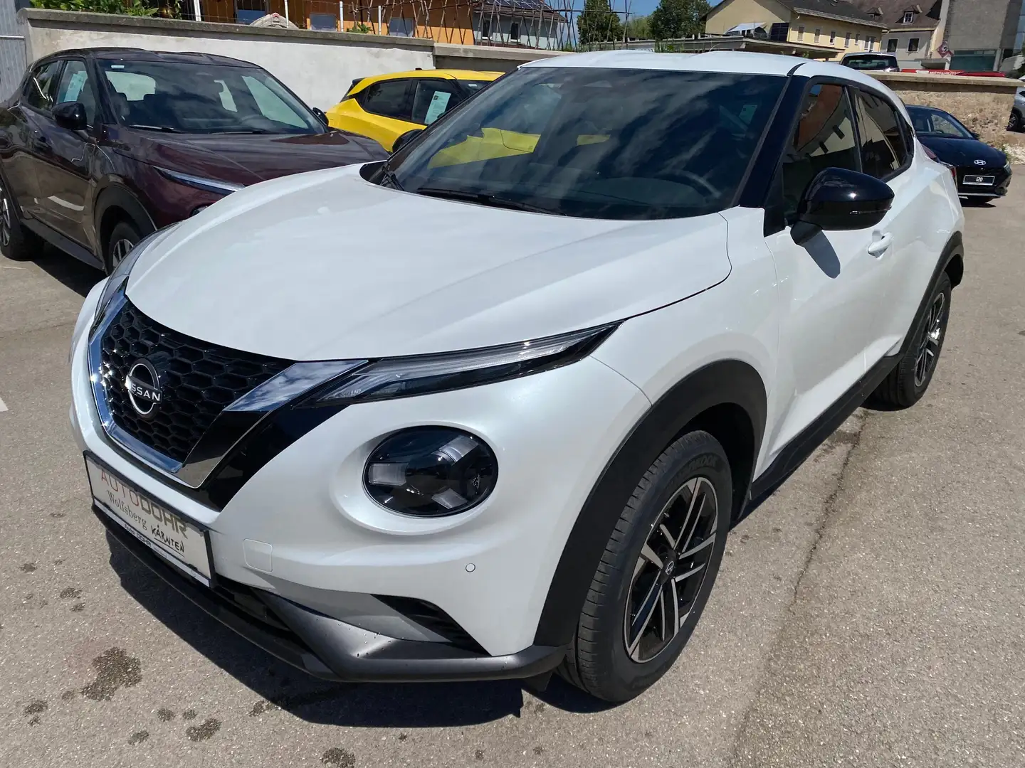 Nissan Juke Juke 1,0 DIG-T N-Connecta DCT Weiß - 1