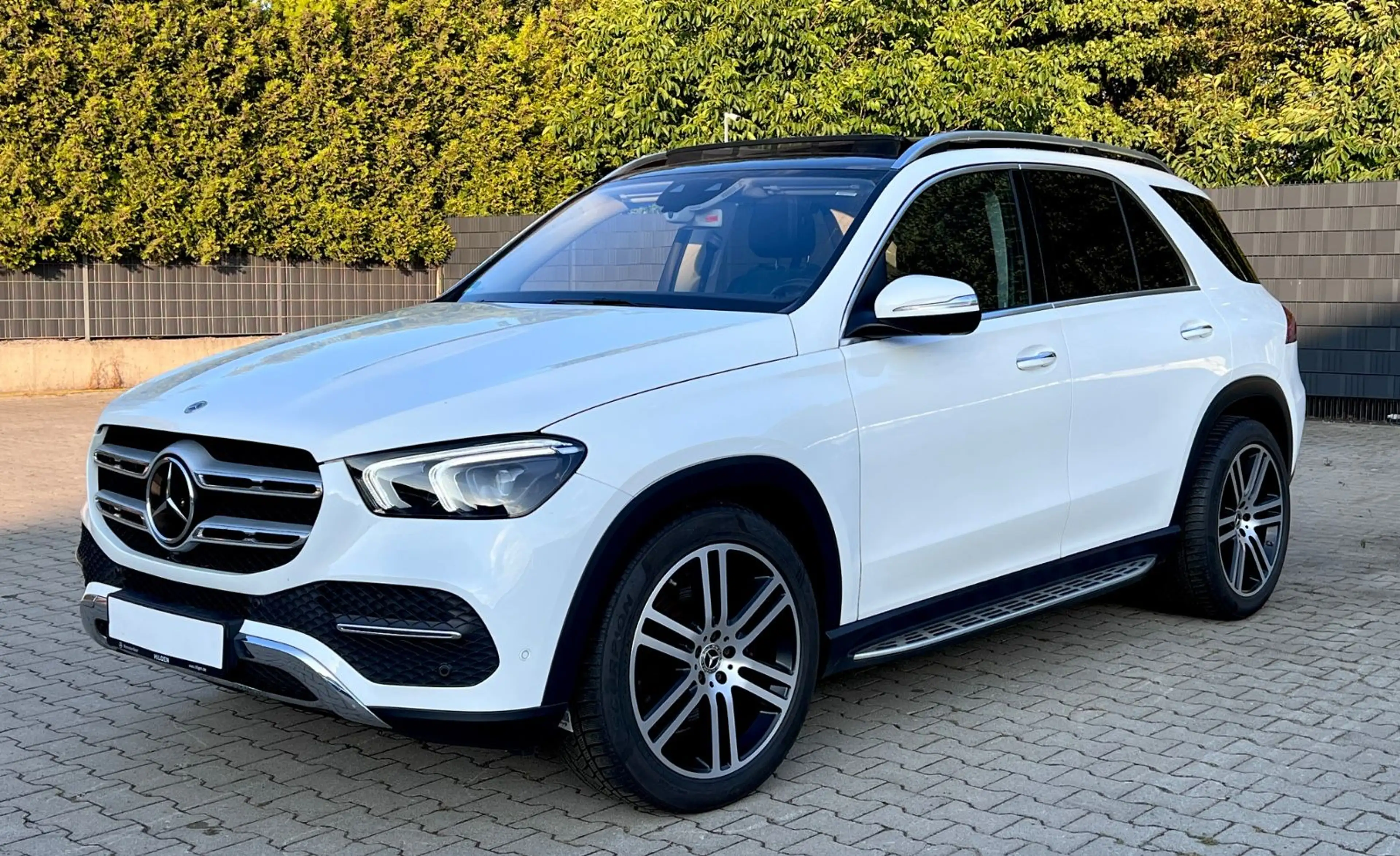Mercedes-Benz GLE 350 GLE350d 4Matic 9G-TR-PANODACH-HUD-360°CAM-AHK-LM — photo 2