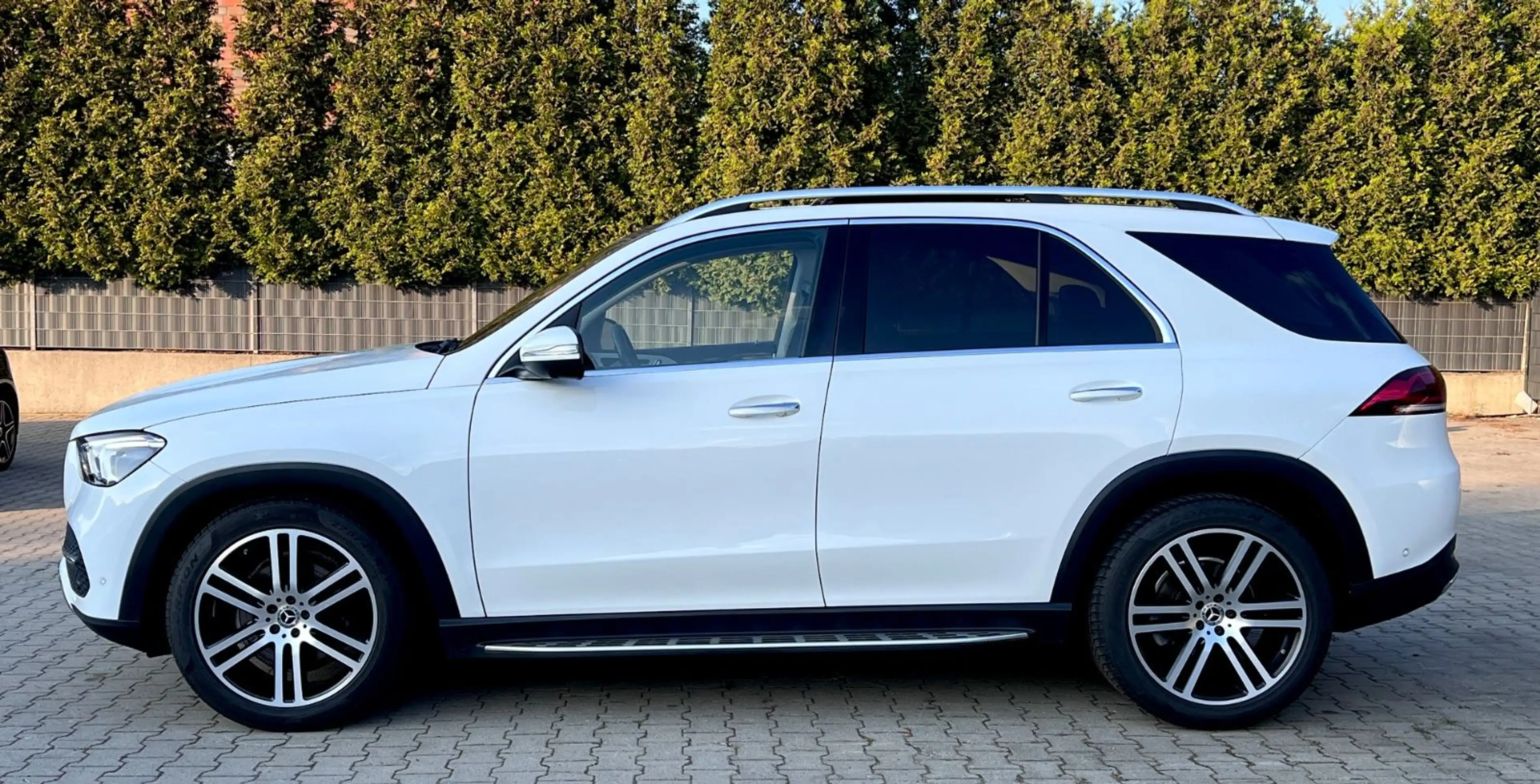 Mercedes-Benz GLE 350 GLE350d 4Matic 9G-TR-PANODACH-HUD-360°CAM-AHK-LM — photo 4