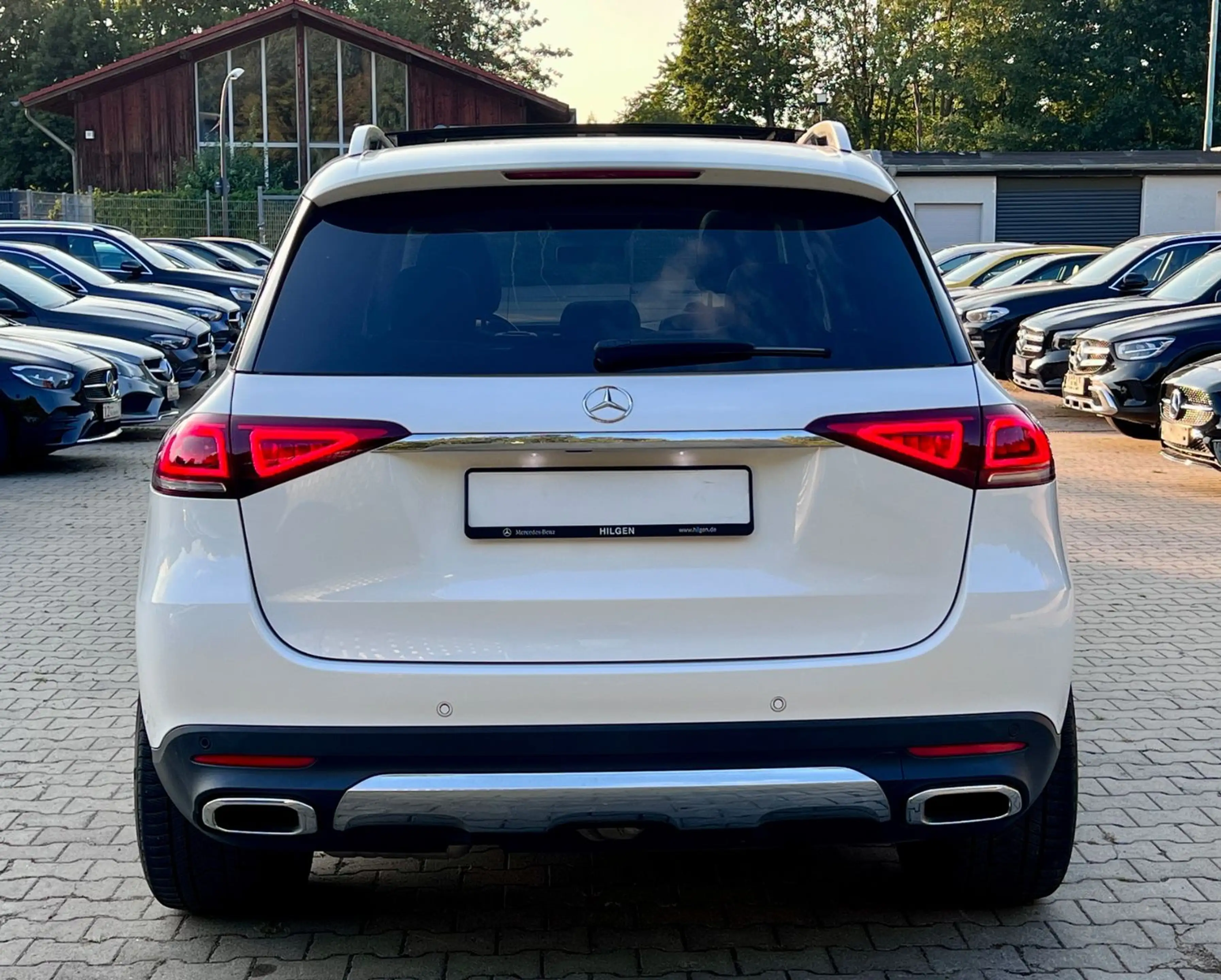 Mercedes-Benz GLE 350 GLE350d 4Matic 9G-TR-PANODACH-HUD-360°CAM-AHK-LM — photo 12