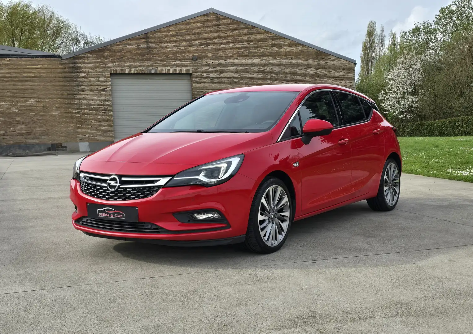 Opel Astra 1.4i Turbo 150 cv ** LED - Cuir - Caméra ** Rouge - 2