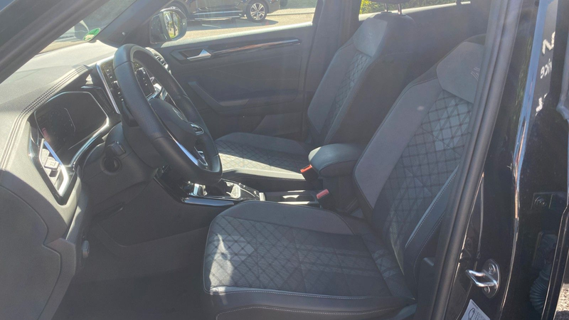 Volkswagen T-Roc R-Line Interieur und Exterieur / 2. Hand — photo 15