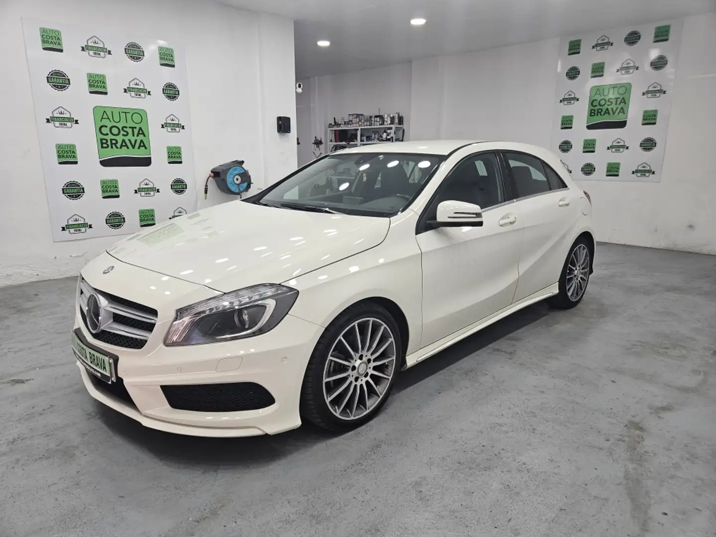 Mercedes-Benz A 180 180CDI BE AMG Line Bianco - 1
