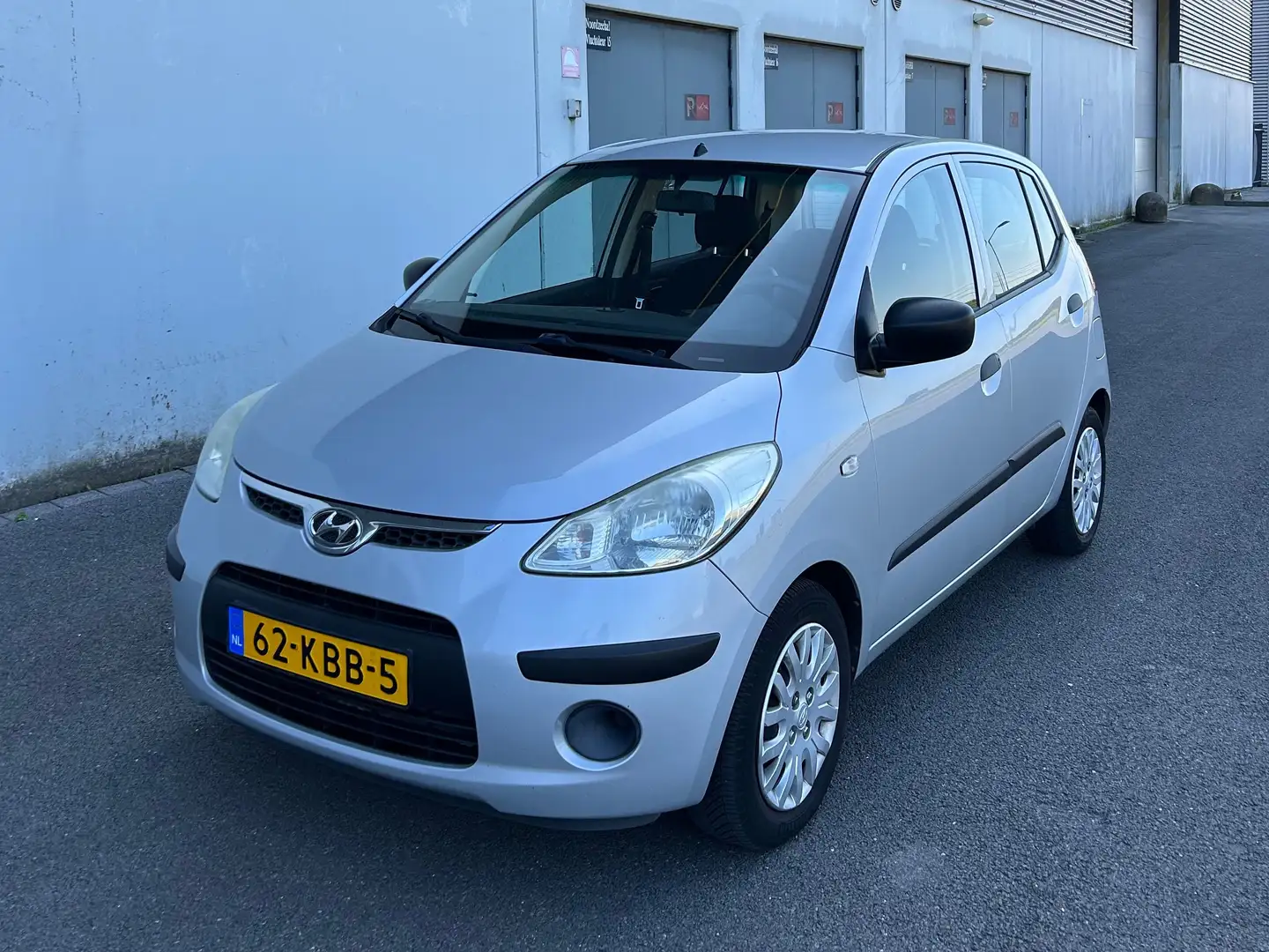 Hyundai i10 i10 1.1 Active Cool Stříbrná - 1