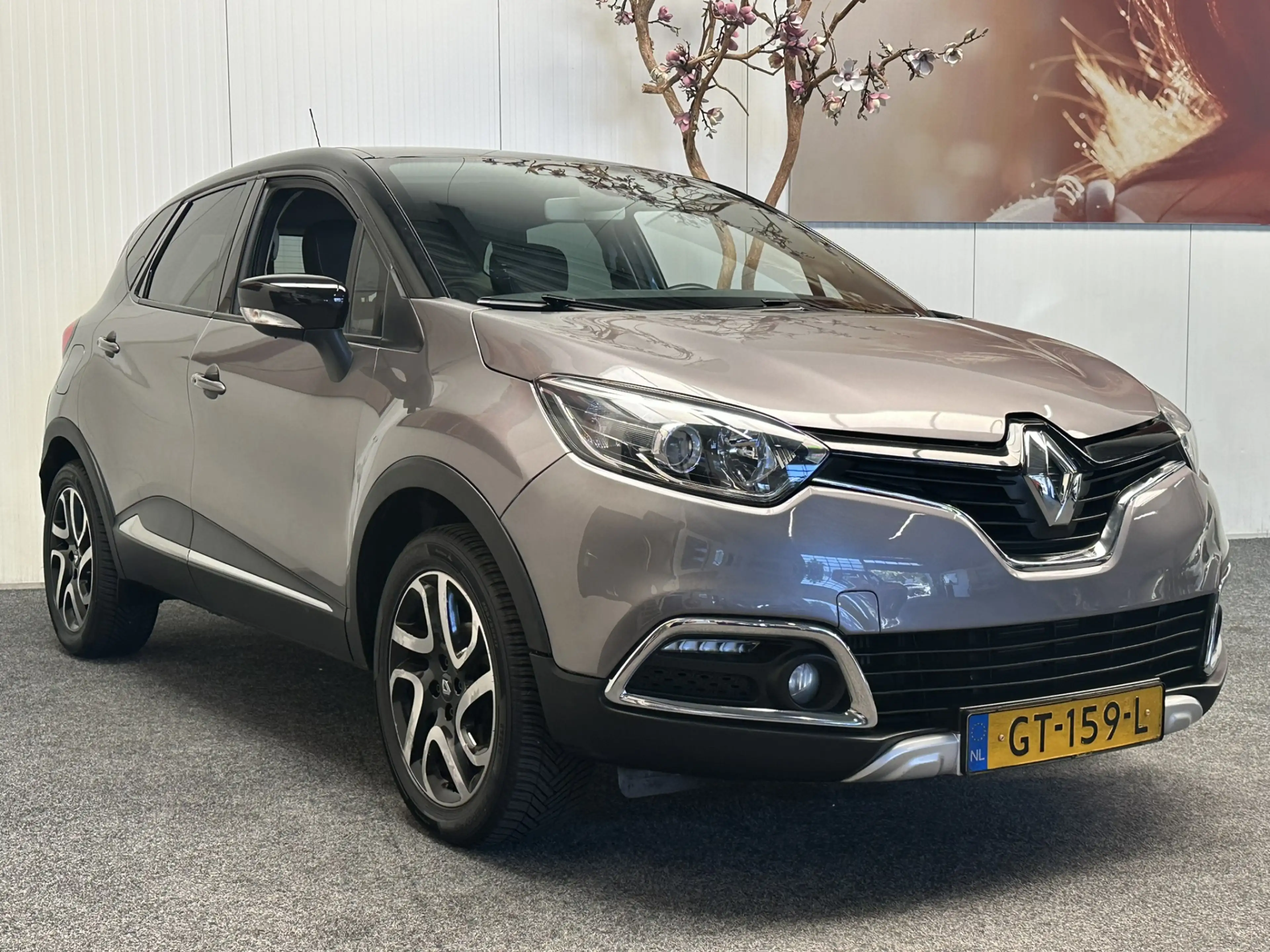 Renault Captur 0.9 TCe XMOD ZWART VOL LEDER NAVIGATIE CRUISE CONT — photo 2