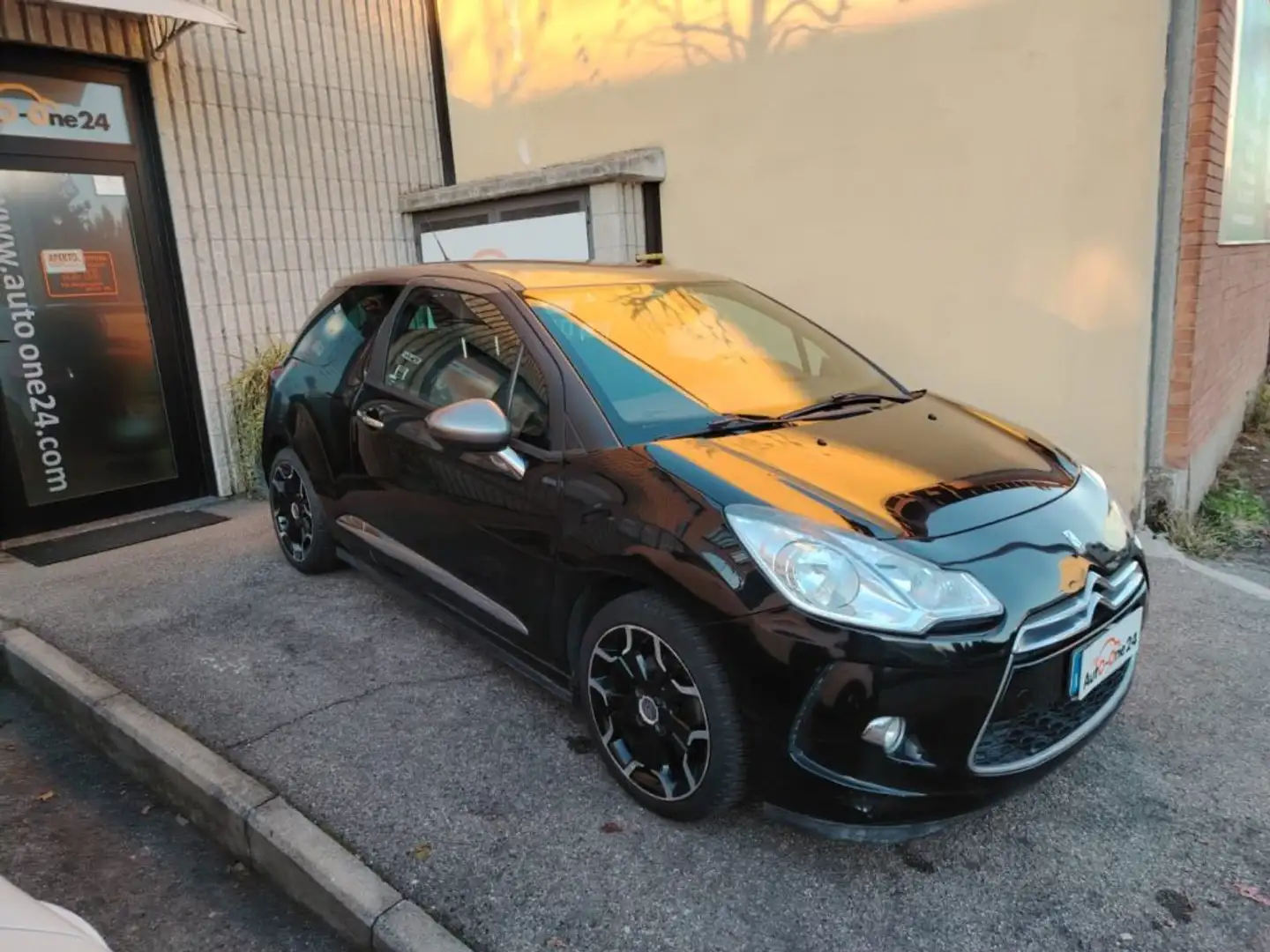 DS Automobiles DS 3 1.2 VTi 82 Just Black NEOPATENTATI-UNICO PROPRIETA Schwarz - 2