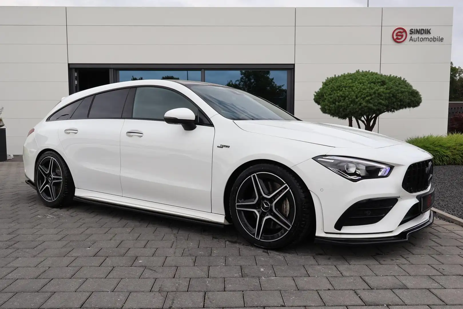 Mercedes-Benz CLA 35 AMG CLA 35 AMG SB Pano-Kamera-KeyGo-LED-Night Paket White - 2