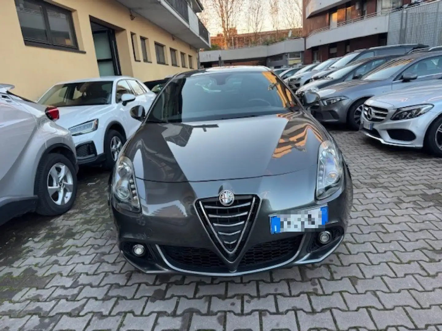 Alfa Romeo Giulietta 1.4 Turbo MultiAir TCT Distinctive Gris - 2