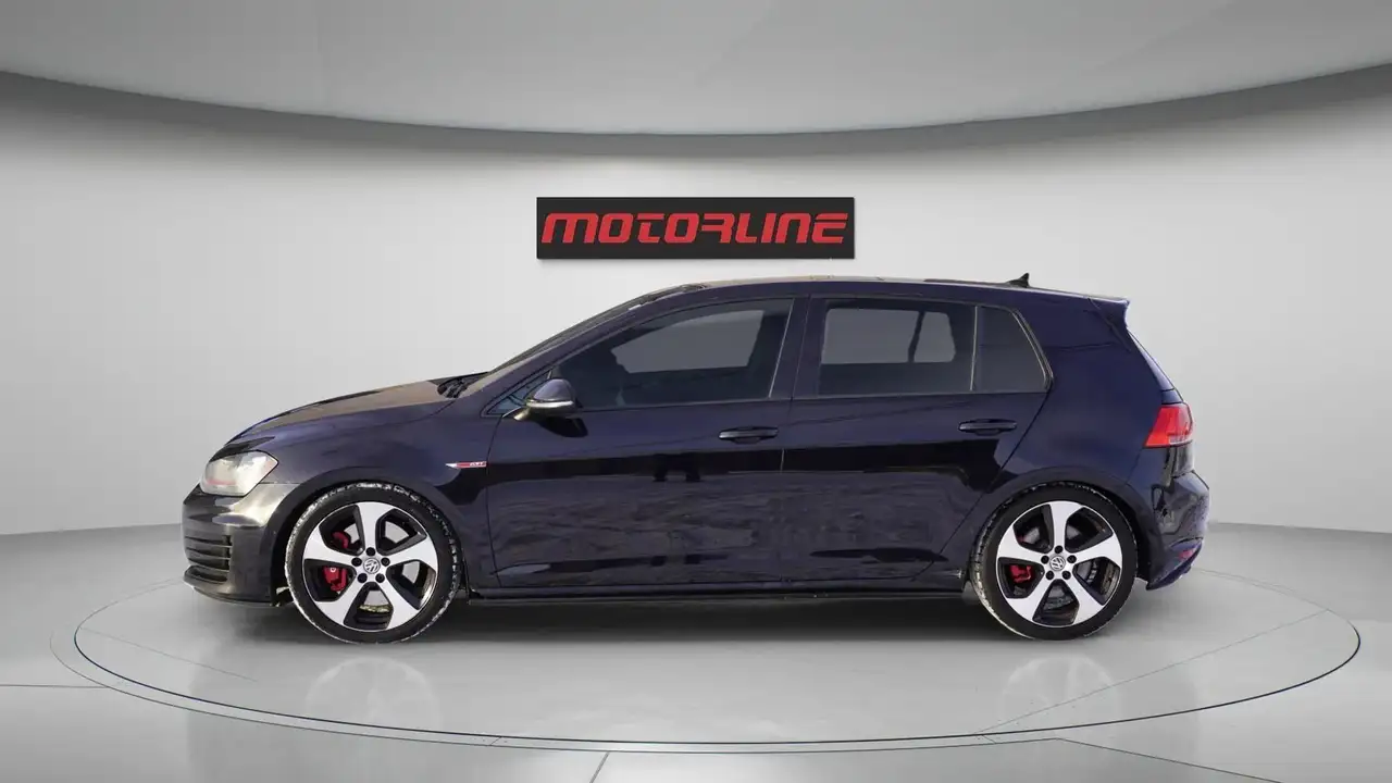 Volkswagen Golf GTI снимка Volkswagen Golf GTI