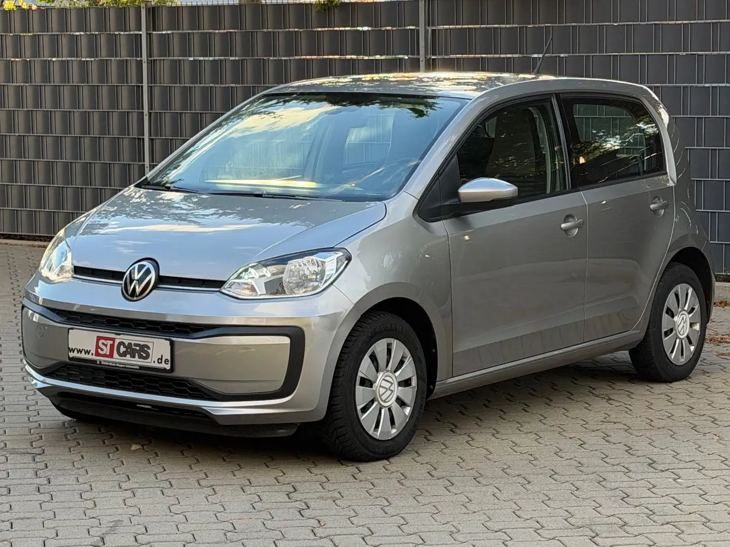 Volkswagen up! 4 Türen R-Kamera PDC Tempomat Silber - 1