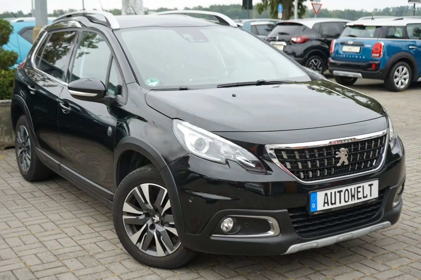 Peugeot 2008 Crossway PureTech 110 EAT6 Schwarz - 2