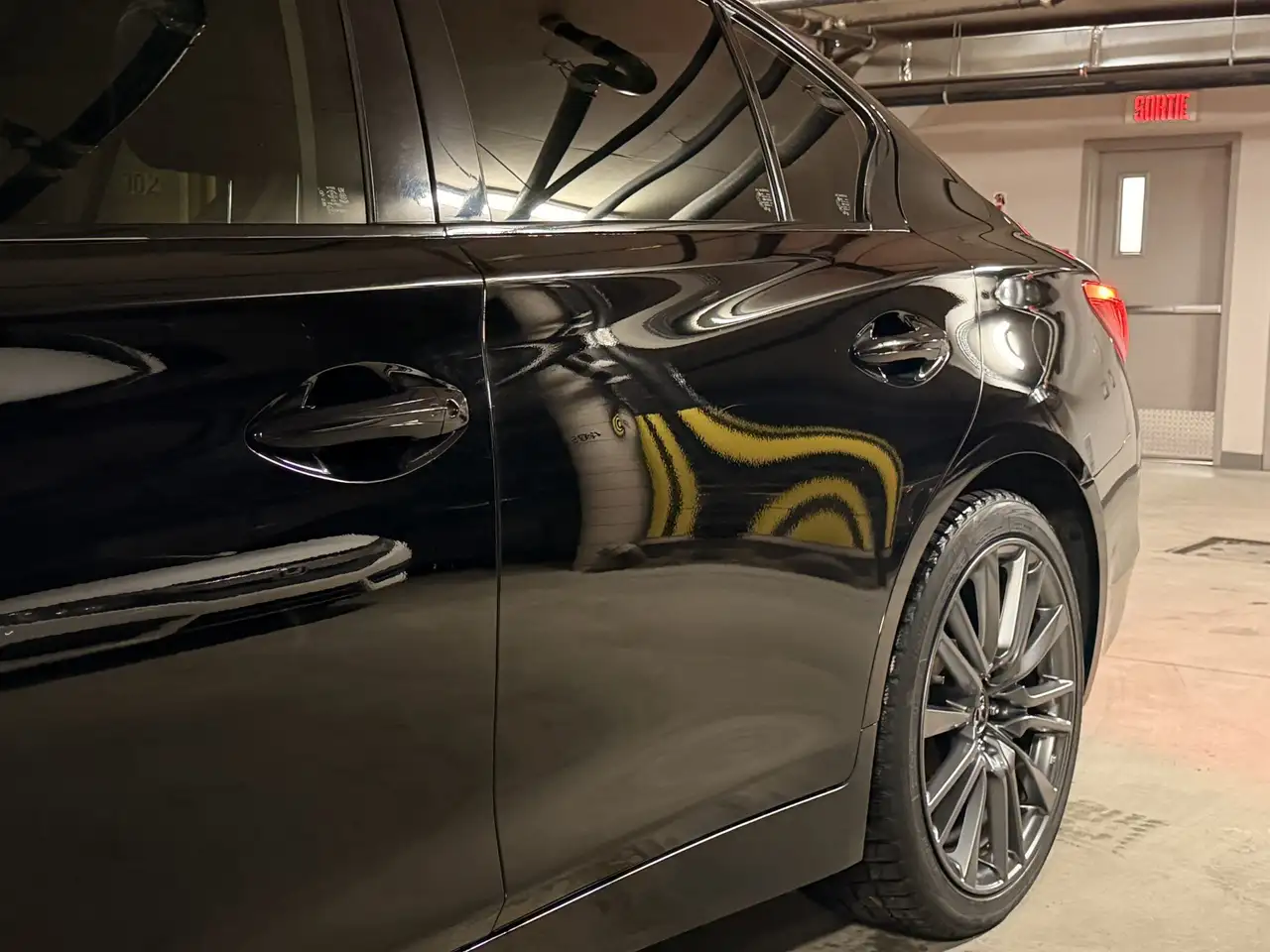 Infiniti Q50 снимка Infiniti Q50
